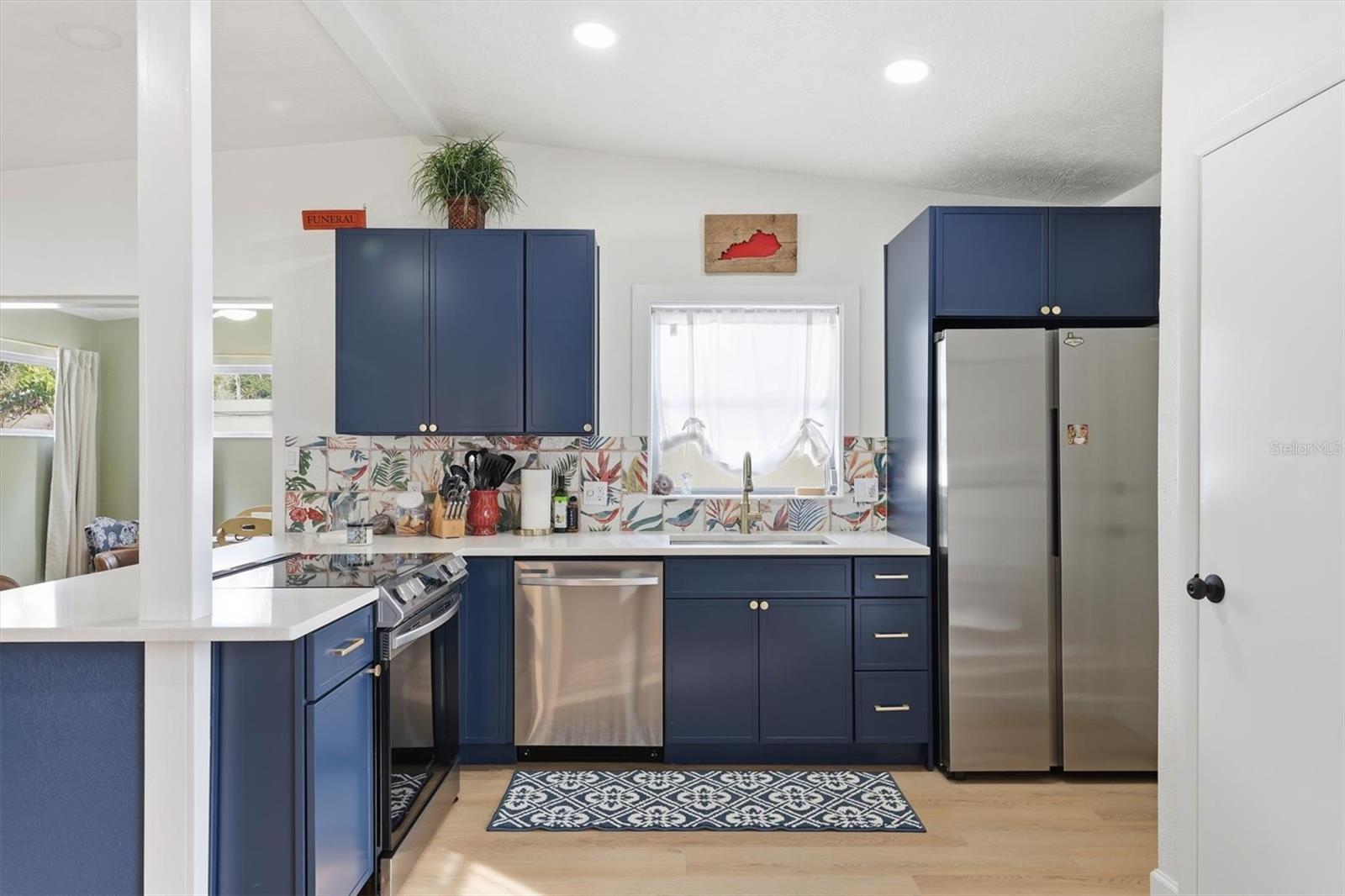 Image 10 of 25 For 4643 Brooksdale Drive