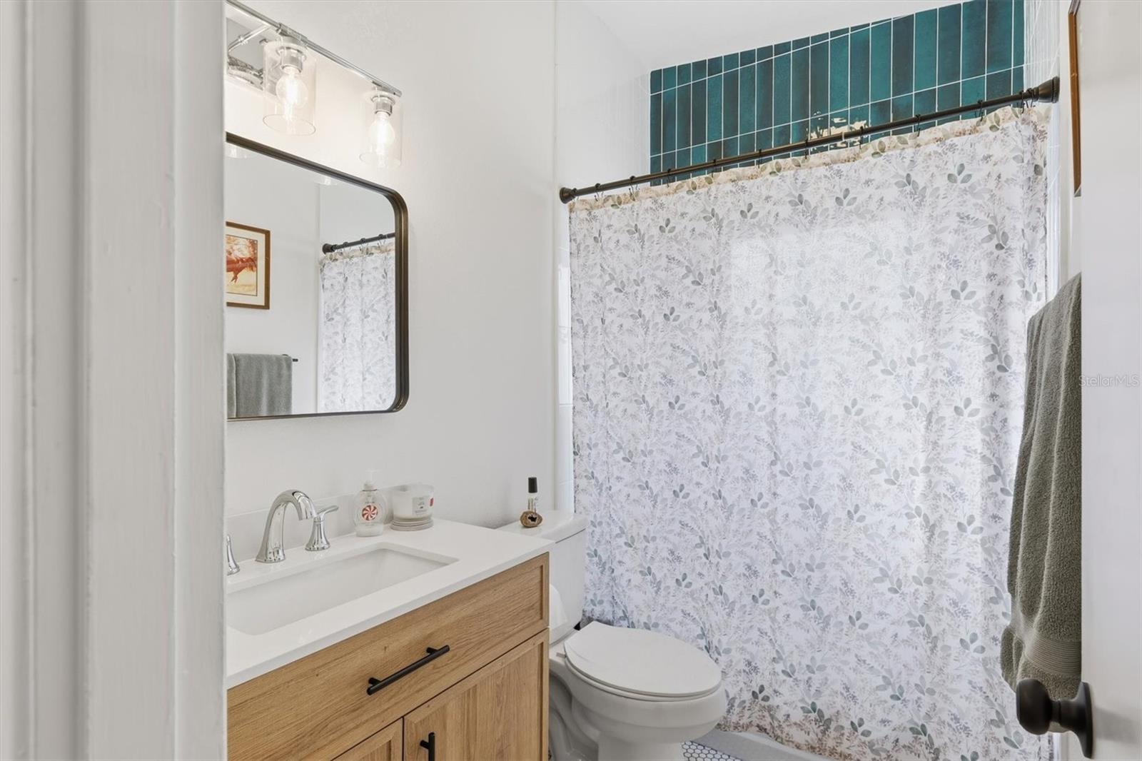 Image 17 of 25 For 4643 Brooksdale Drive