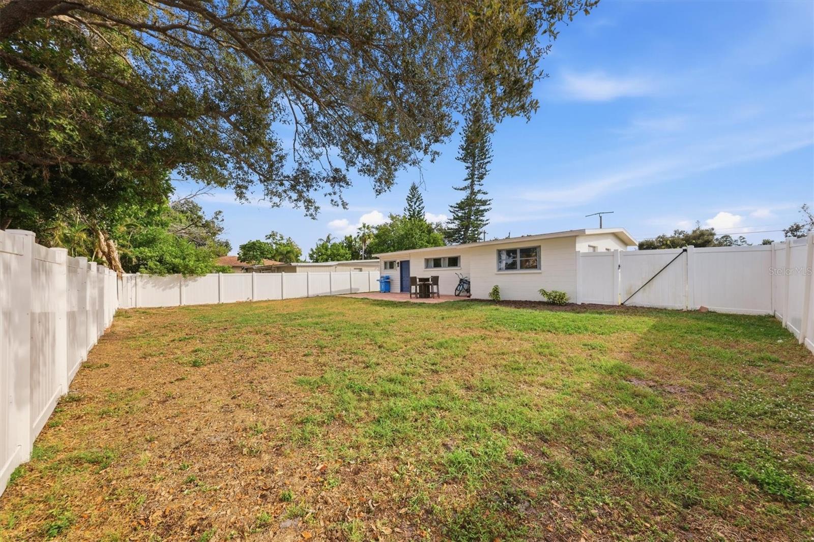 Image 22 of 25 For 4643 Brooksdale Drive