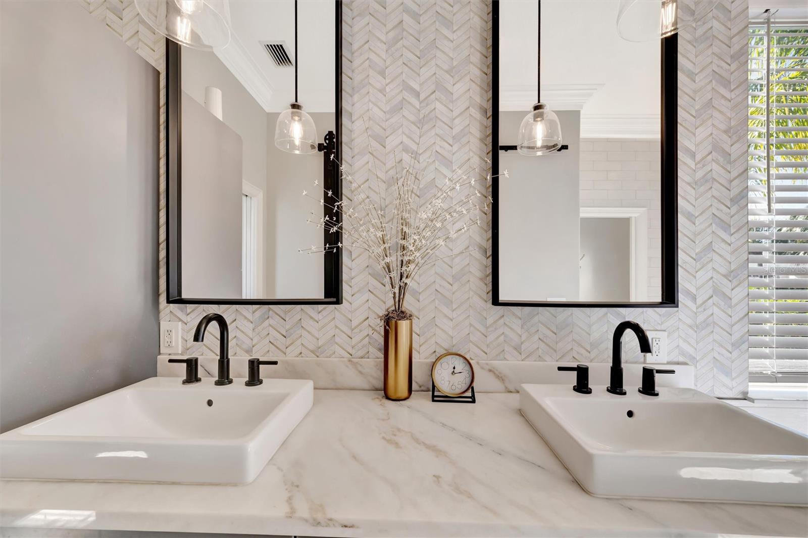 Image 32 of 85 For 191 Americas Cup Boulevard