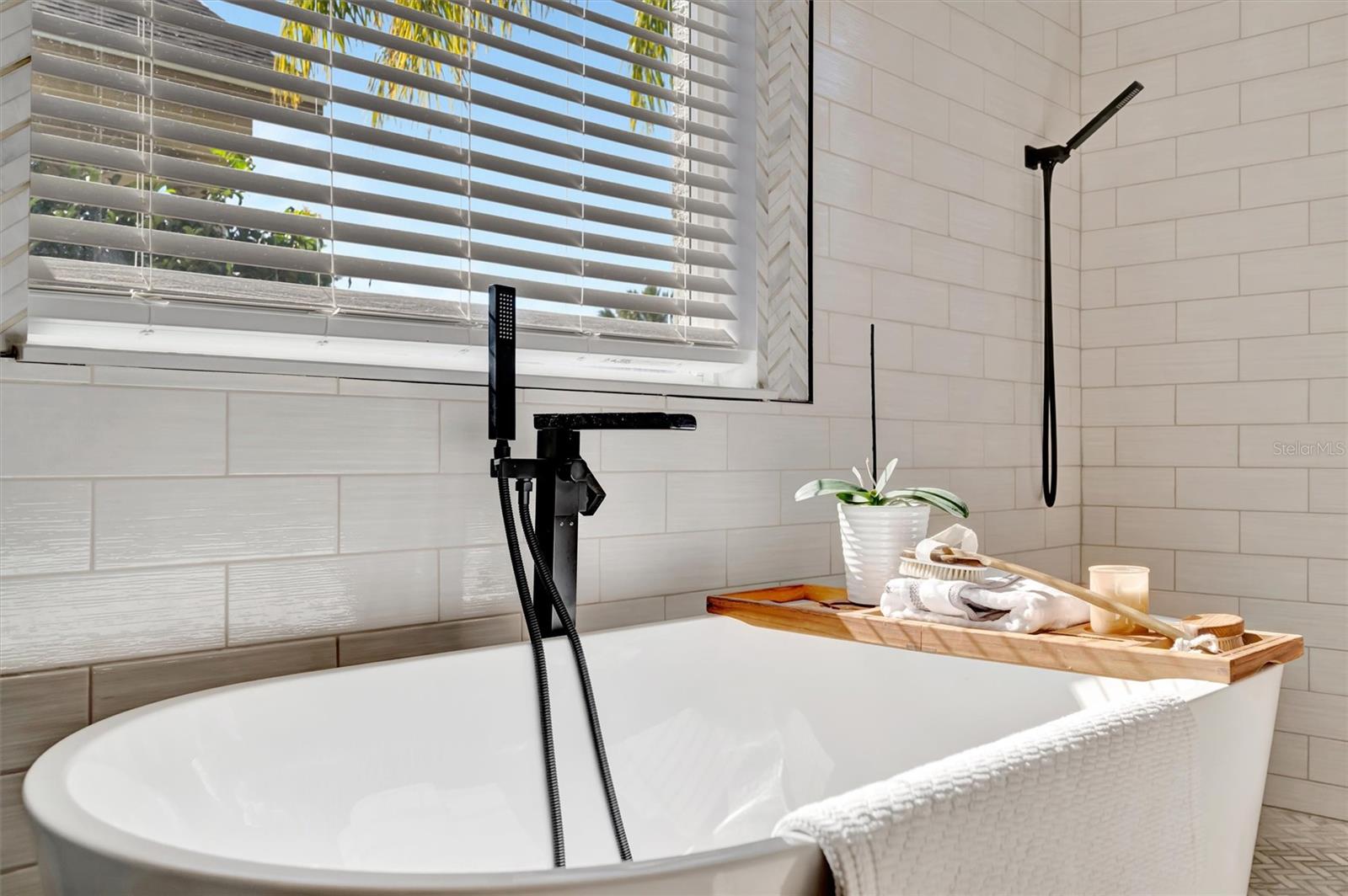 Image 35 of 85 For 191 Americas Cup Boulevard