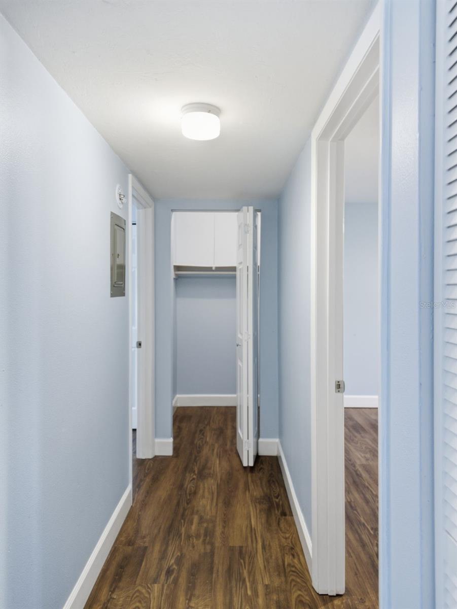 Image 17 of 31 For 6519 Newberry Road 1006