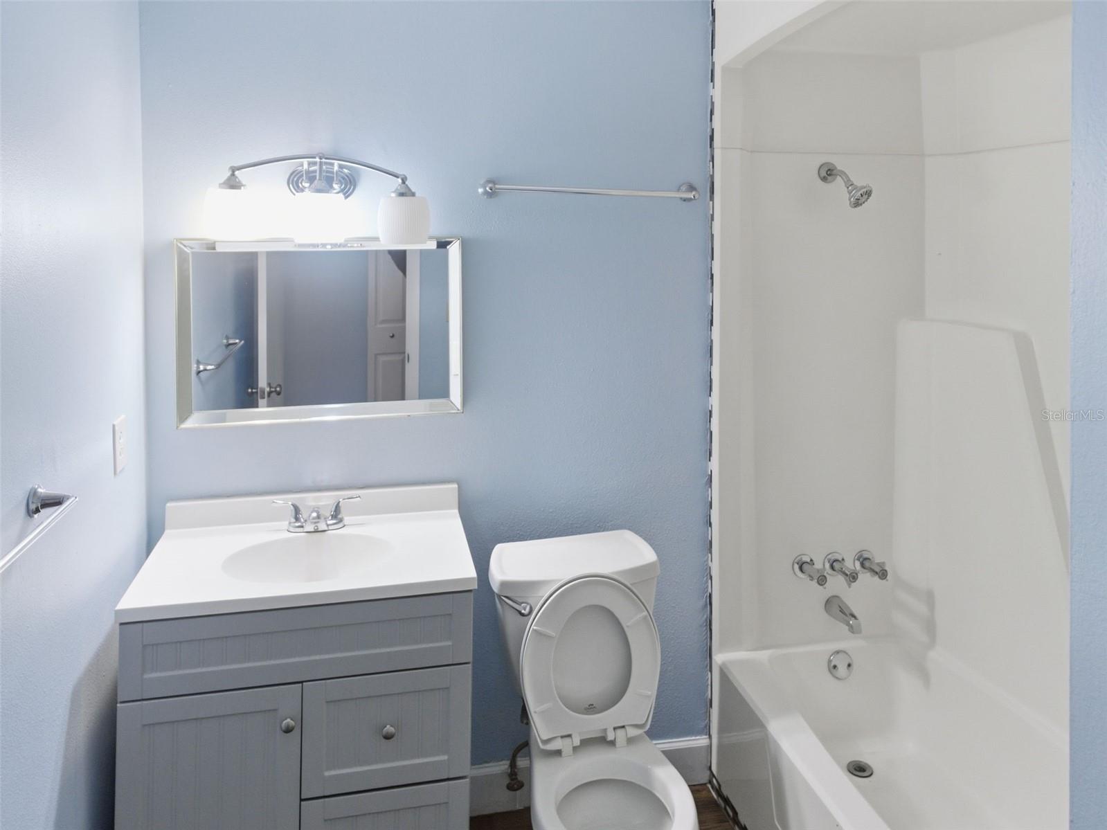 Image 18 of 31 For 6519 Newberry Road 1006