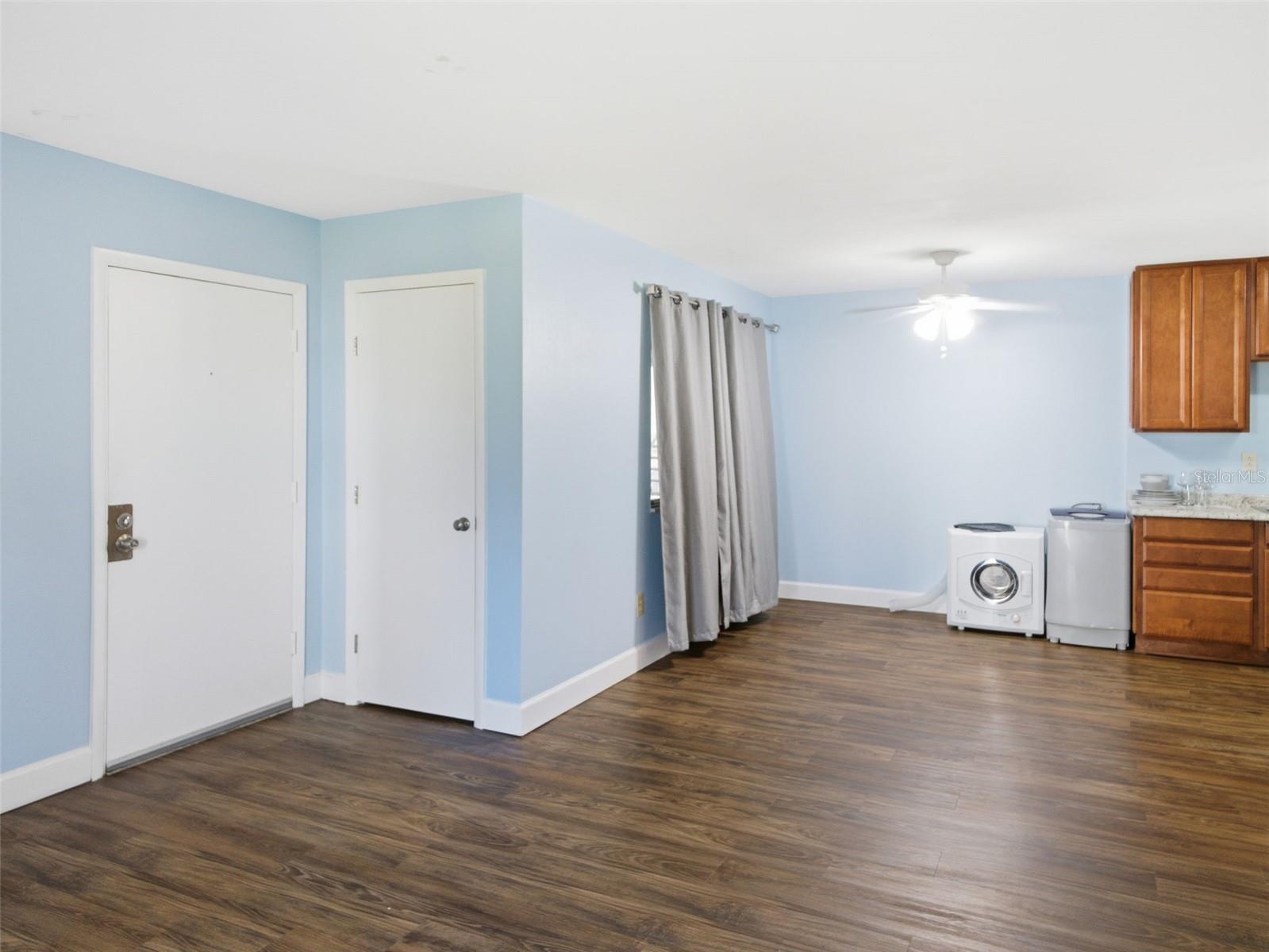 Image 5 of 31 For 6519 Newberry Road 1006