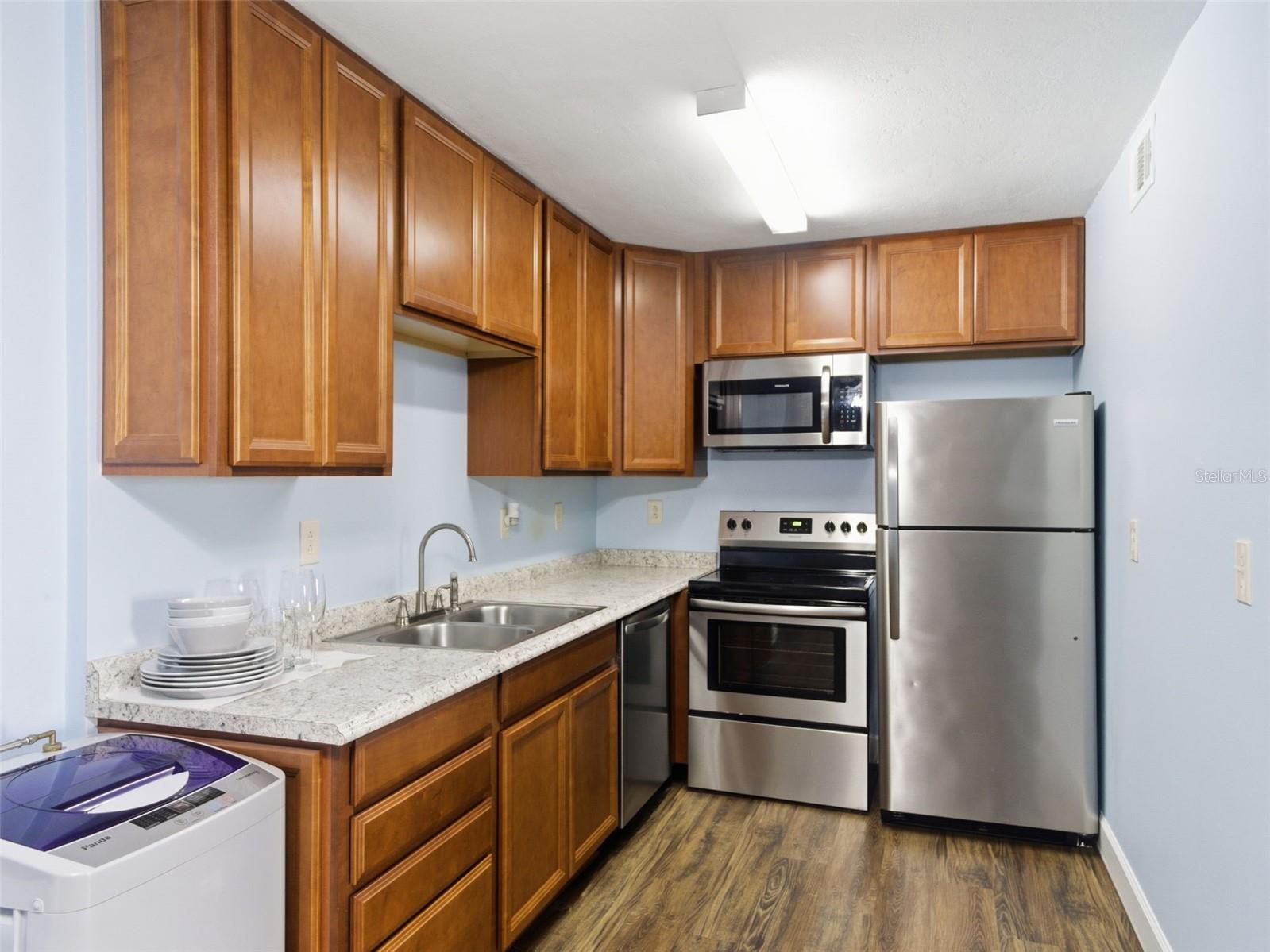 Image 8 of 31 For 6519 Newberry Road 1006