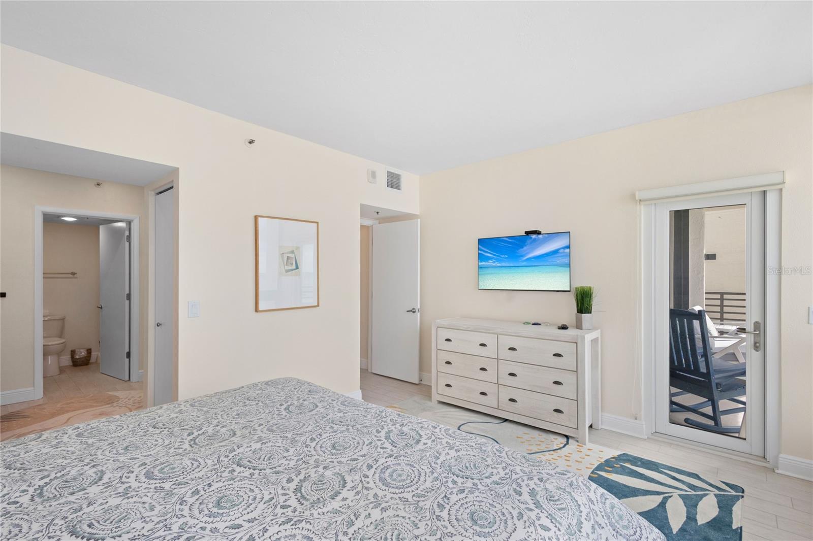 Image 20 of 43 For 1145 Gulf Of Mexico Drive 401