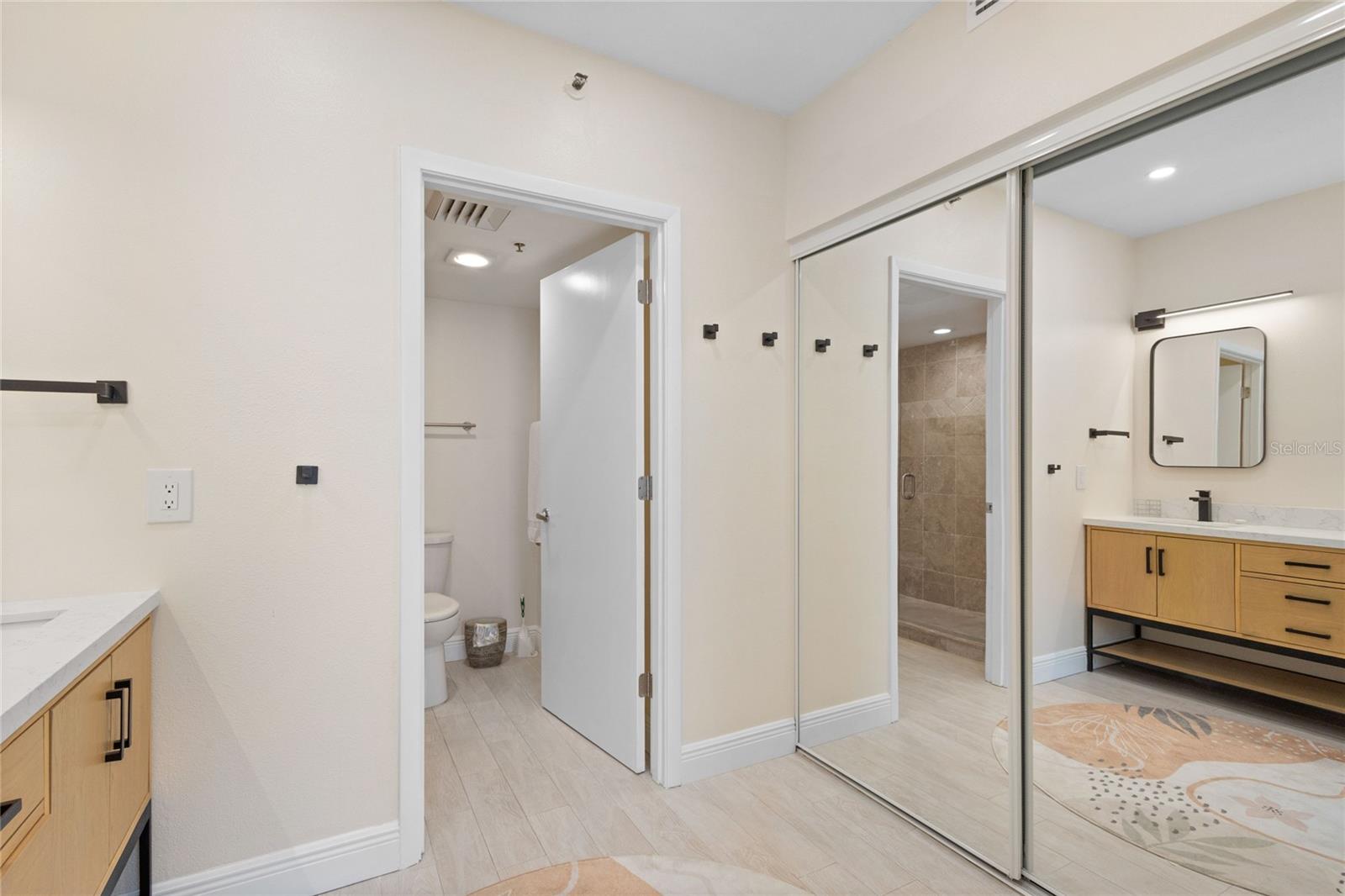 Image 22 of 43 For 1145 Gulf Of Mexico Drive 401