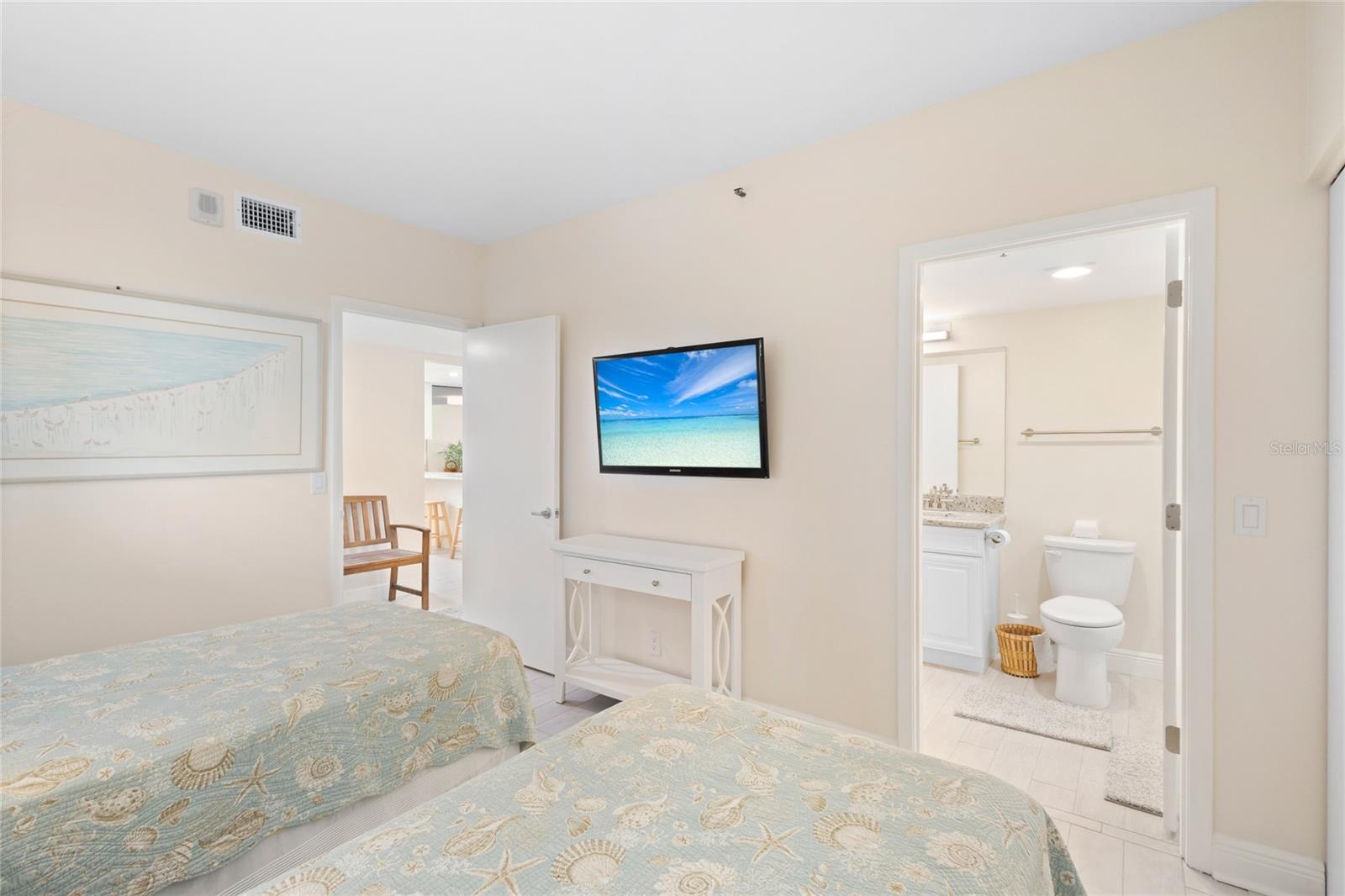 Image 25 of 43 For 1145 Gulf Of Mexico Drive 401