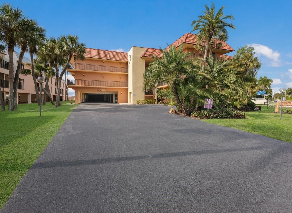 Image 3 of 38 For 6006 Gulf Drive 214