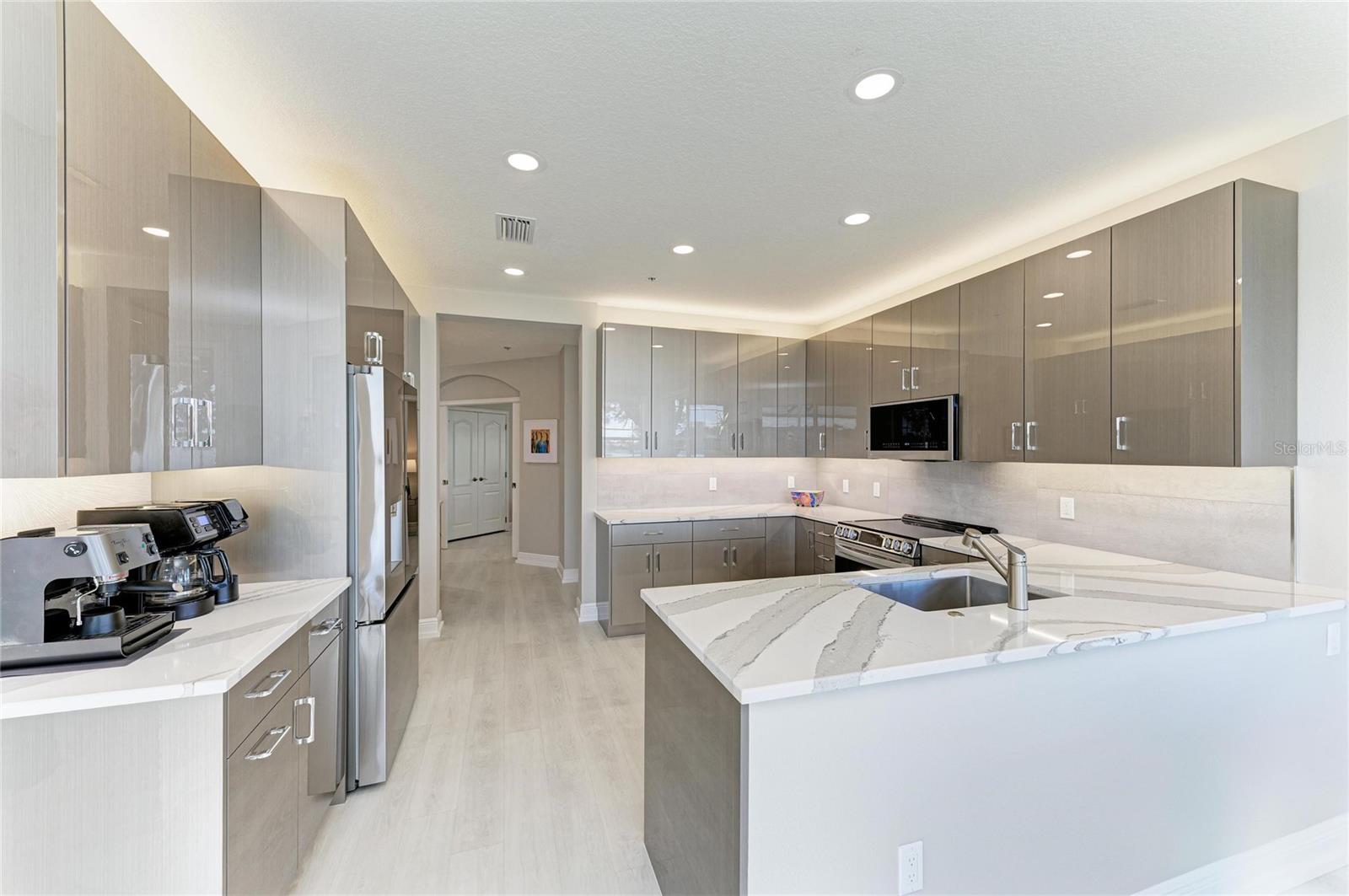 Image 10 of 51 For 6527 Moorings Point Circle 101