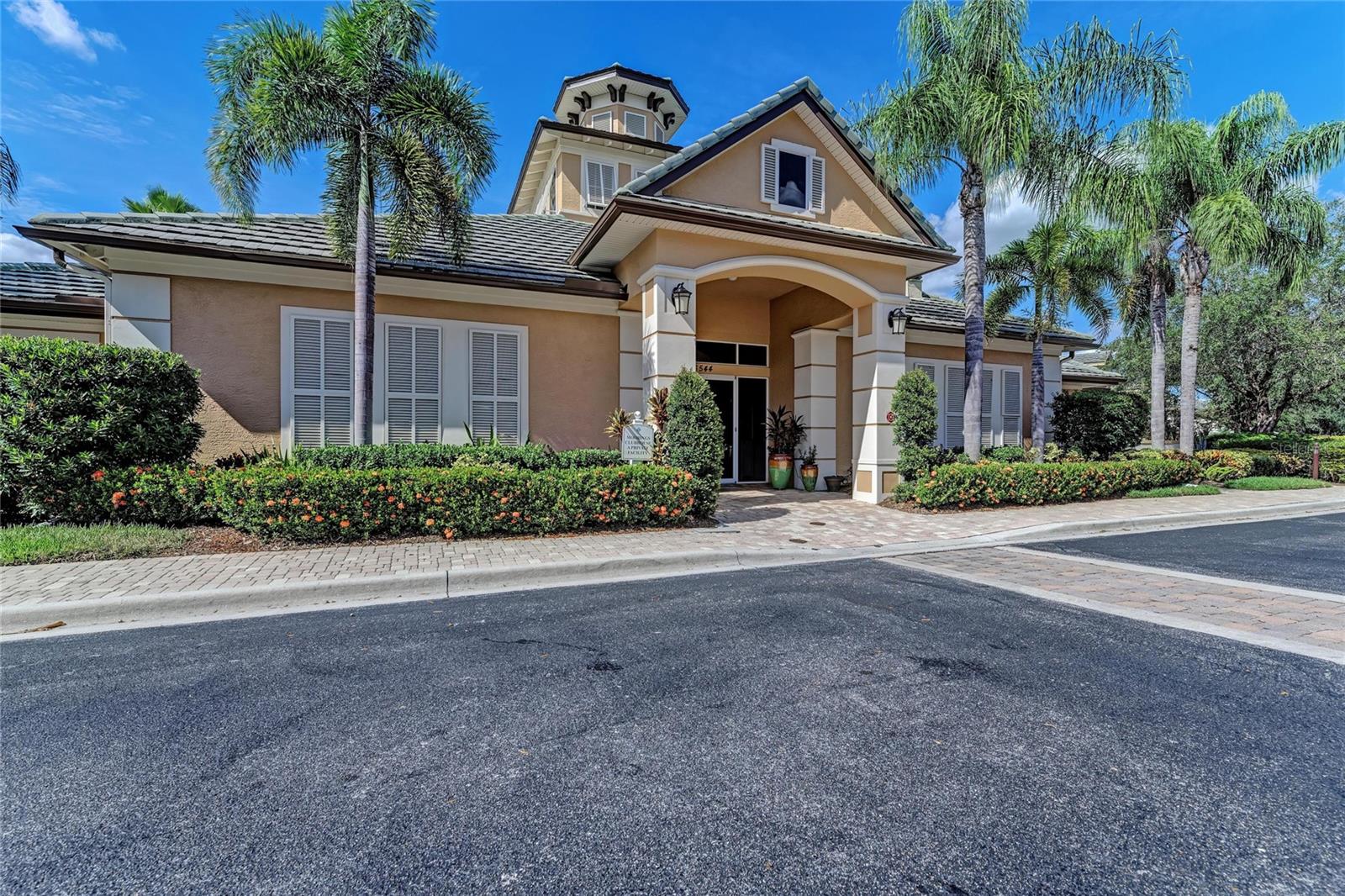 Image 37 of 51 For 6527 Moorings Point Circle 101