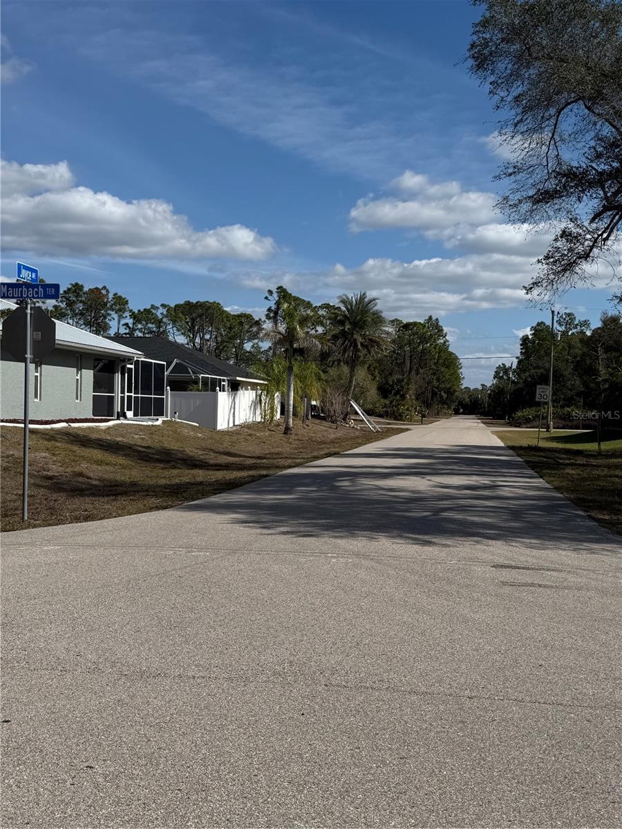 Image 6 of 10 For Maukbach Terrace