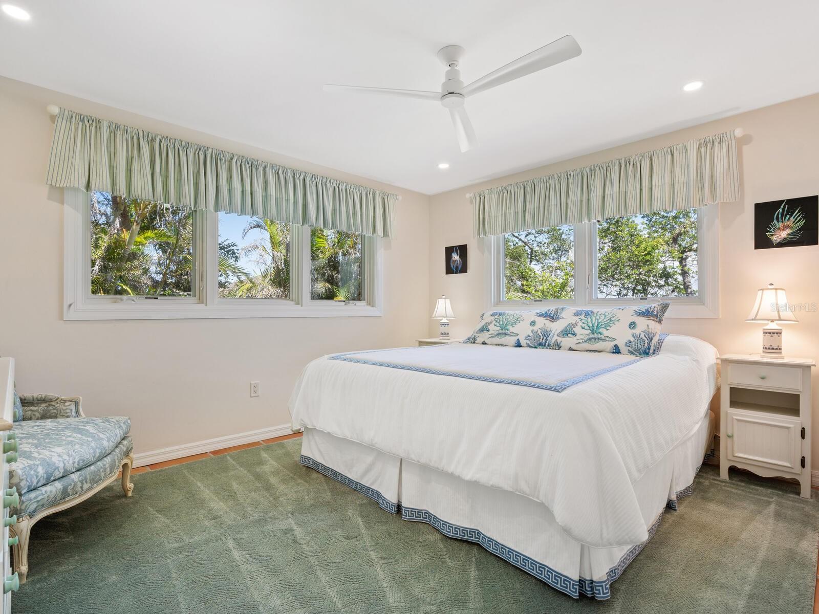 Image 28 of 65 For 3300 Casey Key Road