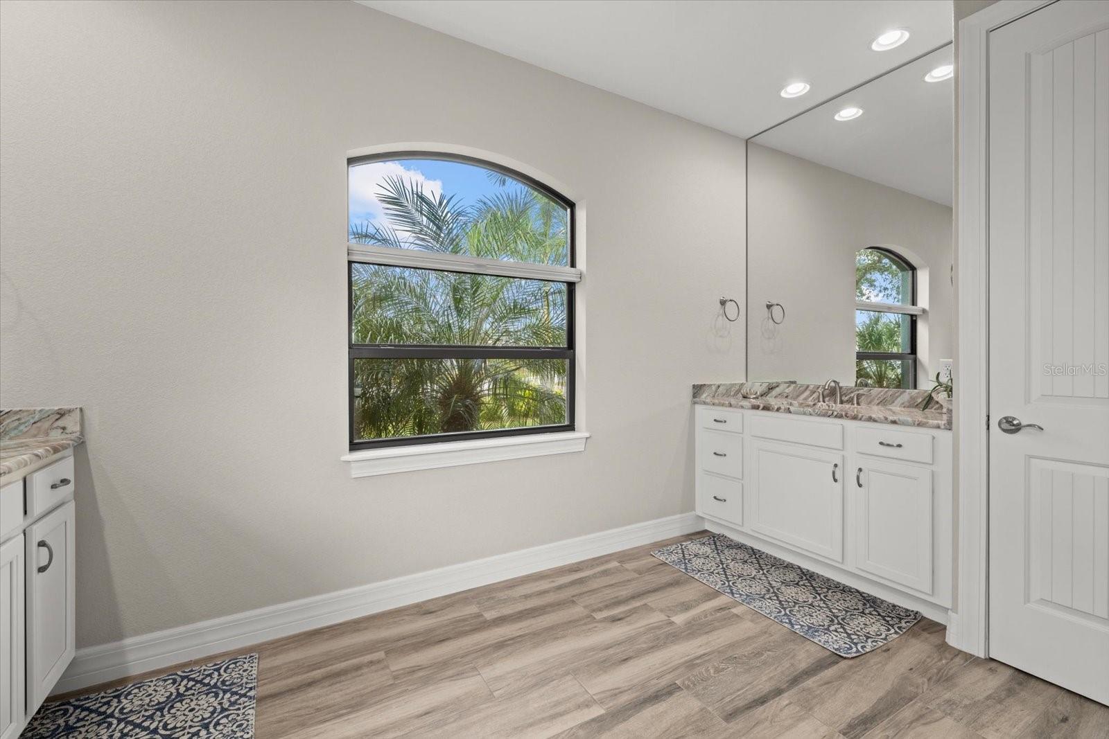 Image 20 of 71 For 15576 Aldama Circle