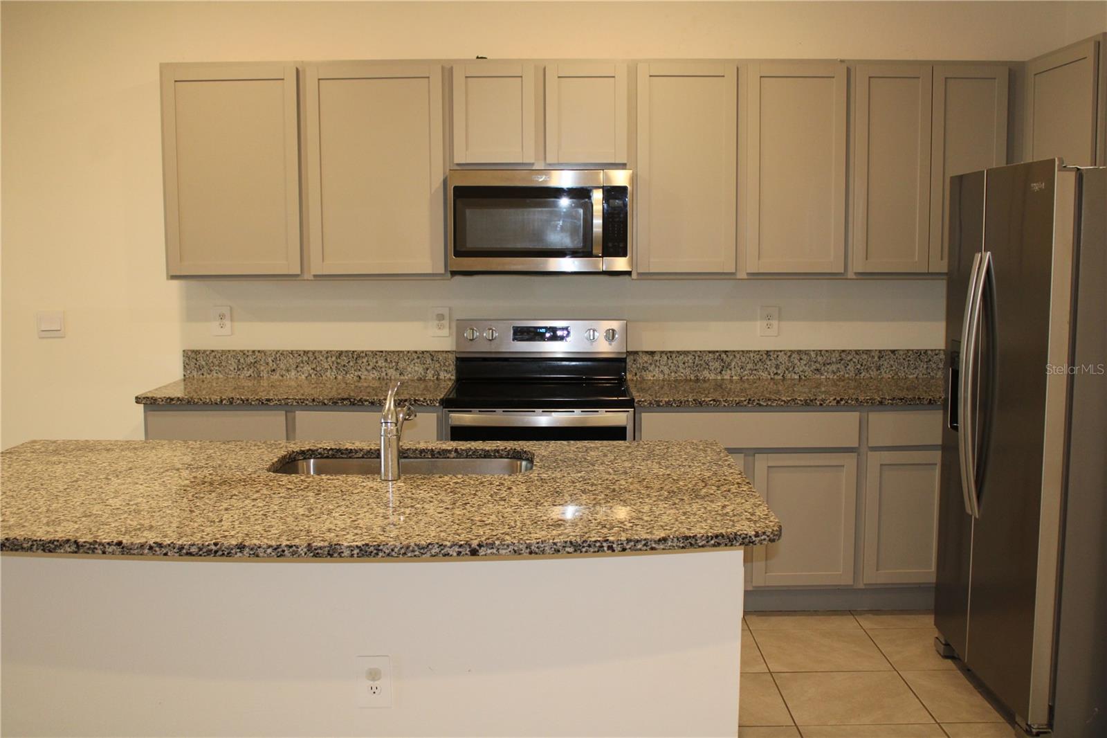 Image 2 of 46 For 17567 Crescent Moon Loop