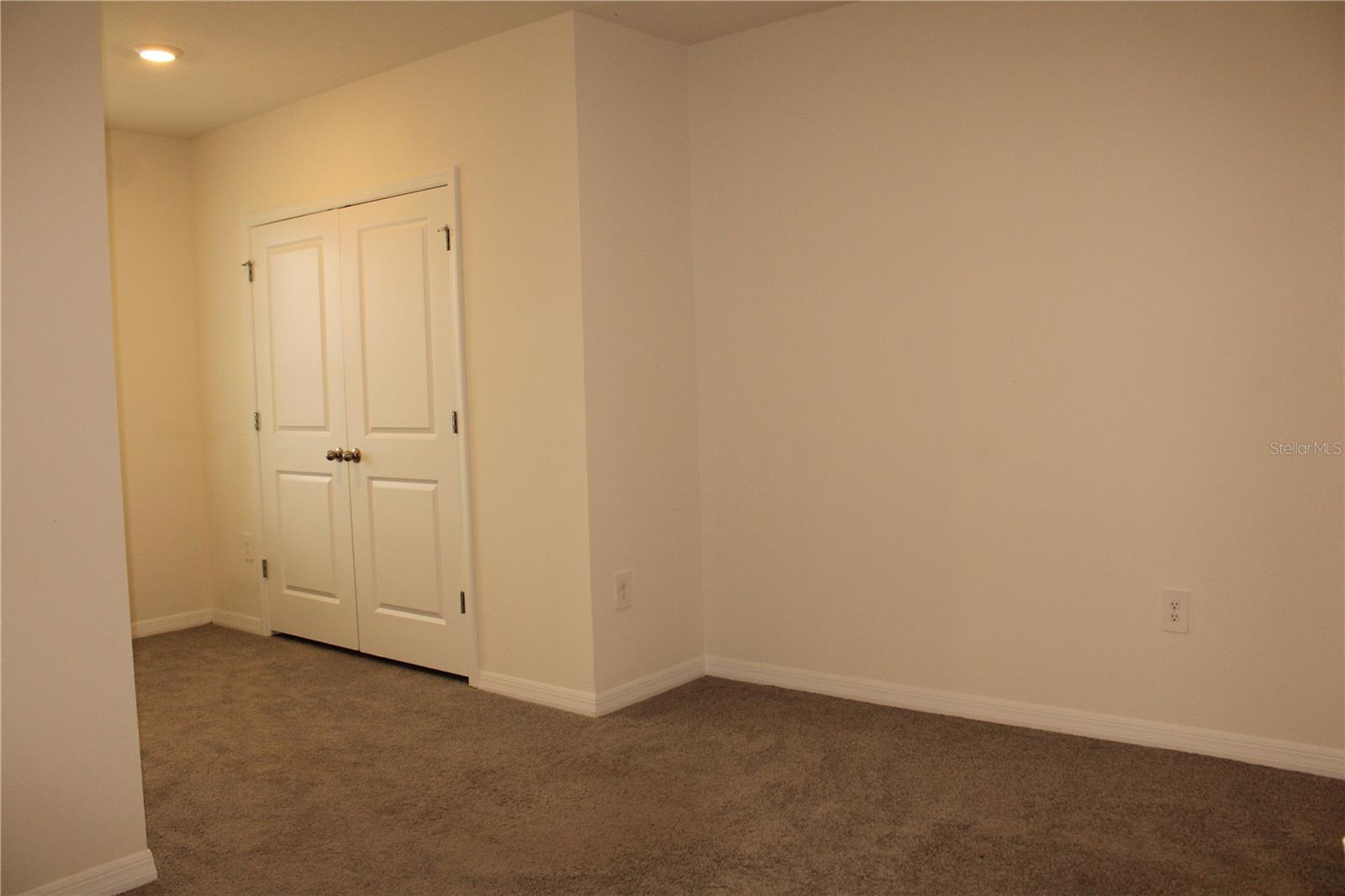 Image 24 of 46 For 17567 Crescent Moon Loop