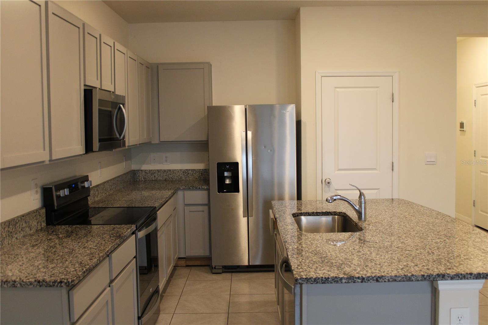 Image 4 of 46 For 17567 Crescent Moon Loop