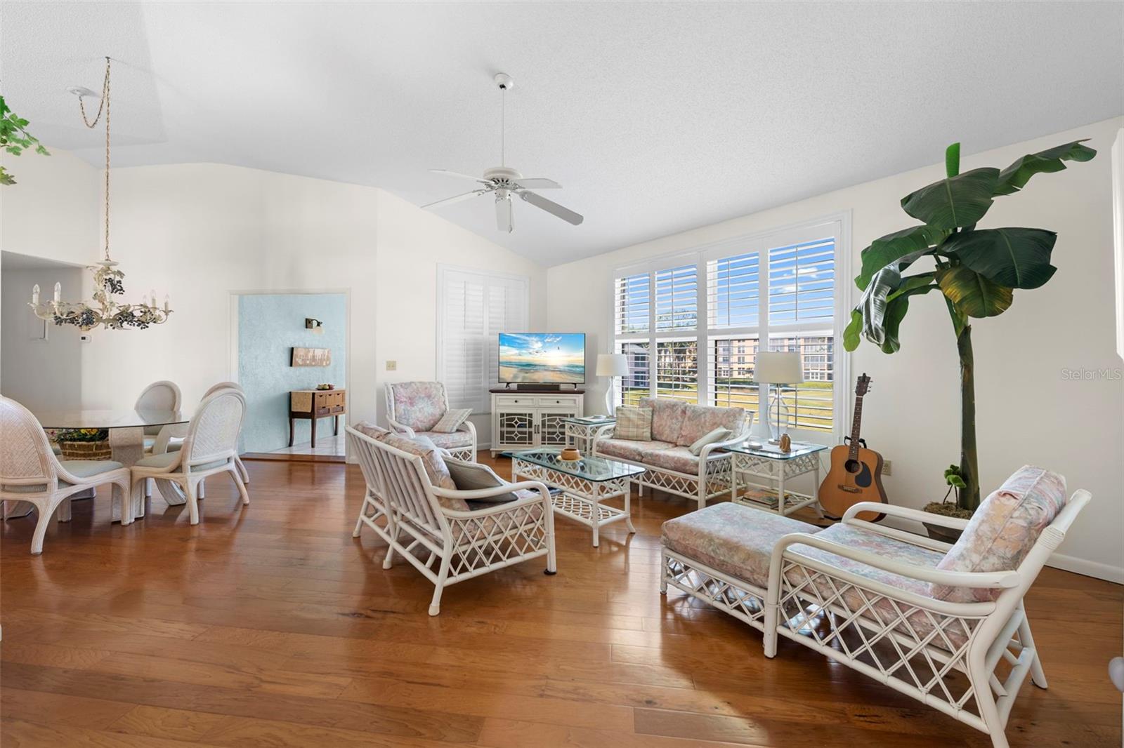 Image 3 of 46 For 4220 Pinebrook Circle 10