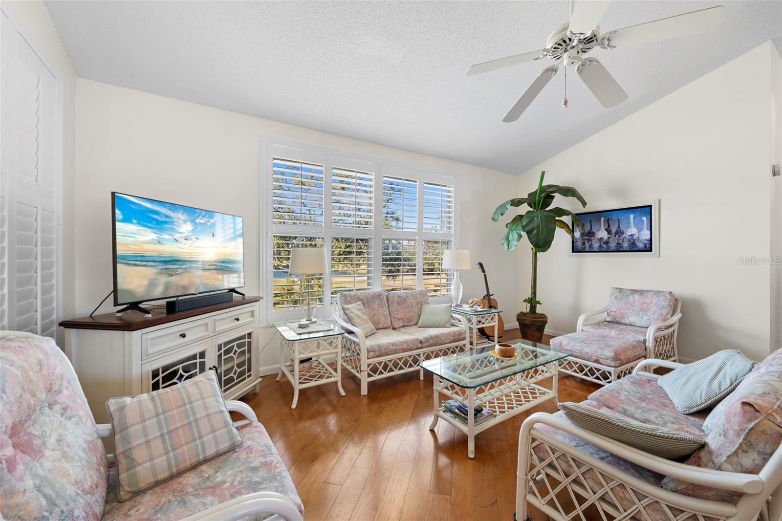 Image 4 of 46 For 4220 Pinebrook Circle 10