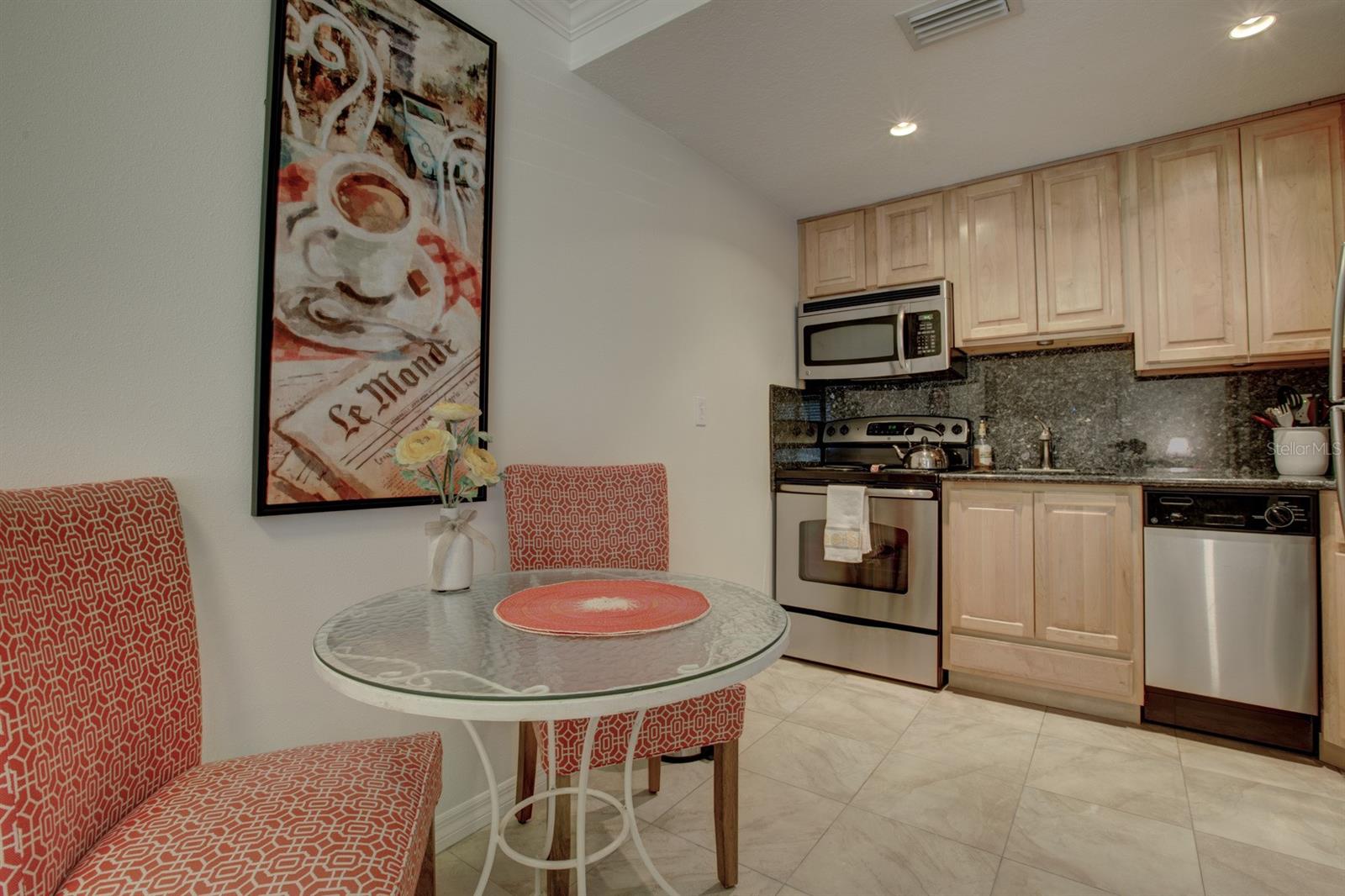 Image 4 of 9 For 115 Airport Avenue E 19