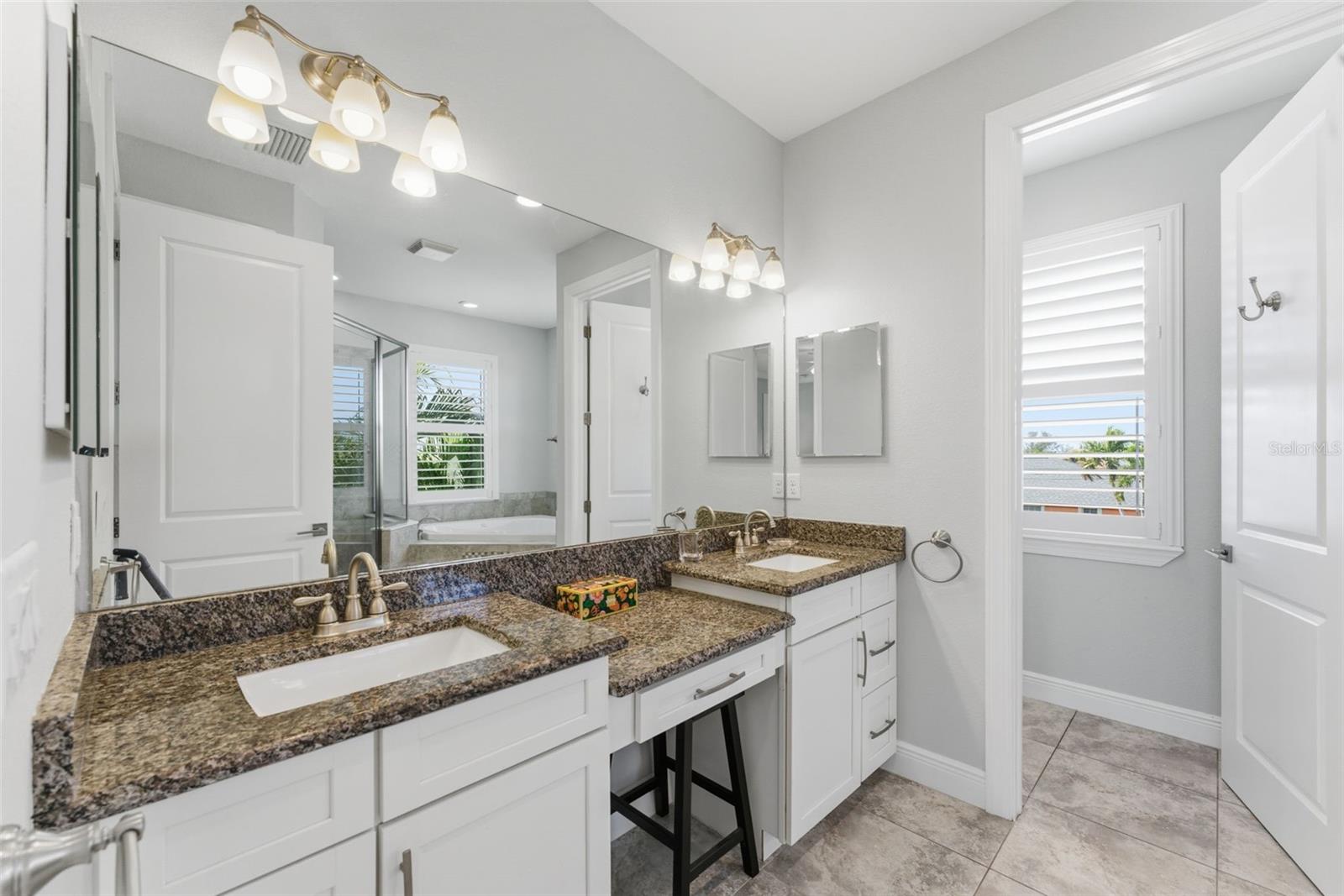 Image 20 of 59 For 12304 Boat Shell Drive