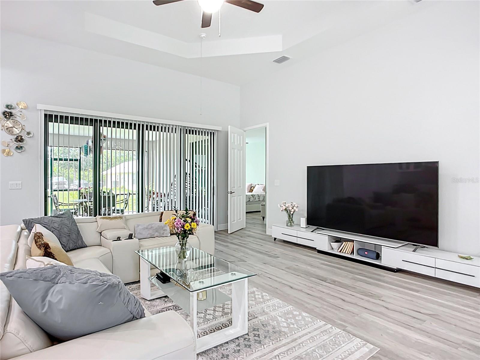 Image 10 of 48 For 11960 De Leon Drive