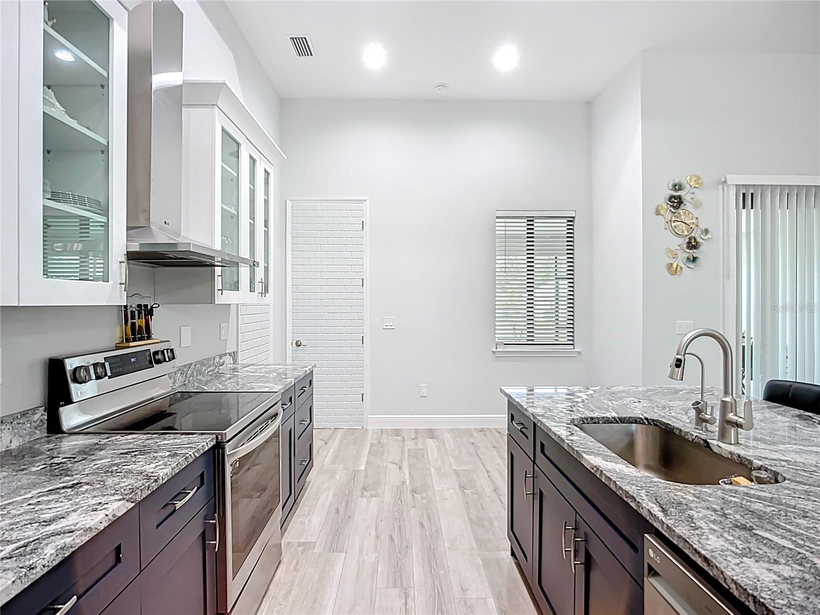 Image 16 of 48 For 11960 De Leon Drive