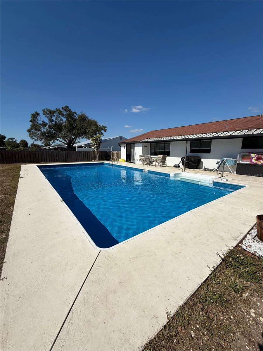 Image 27 of 30 For 8127 Chesebro Avenue