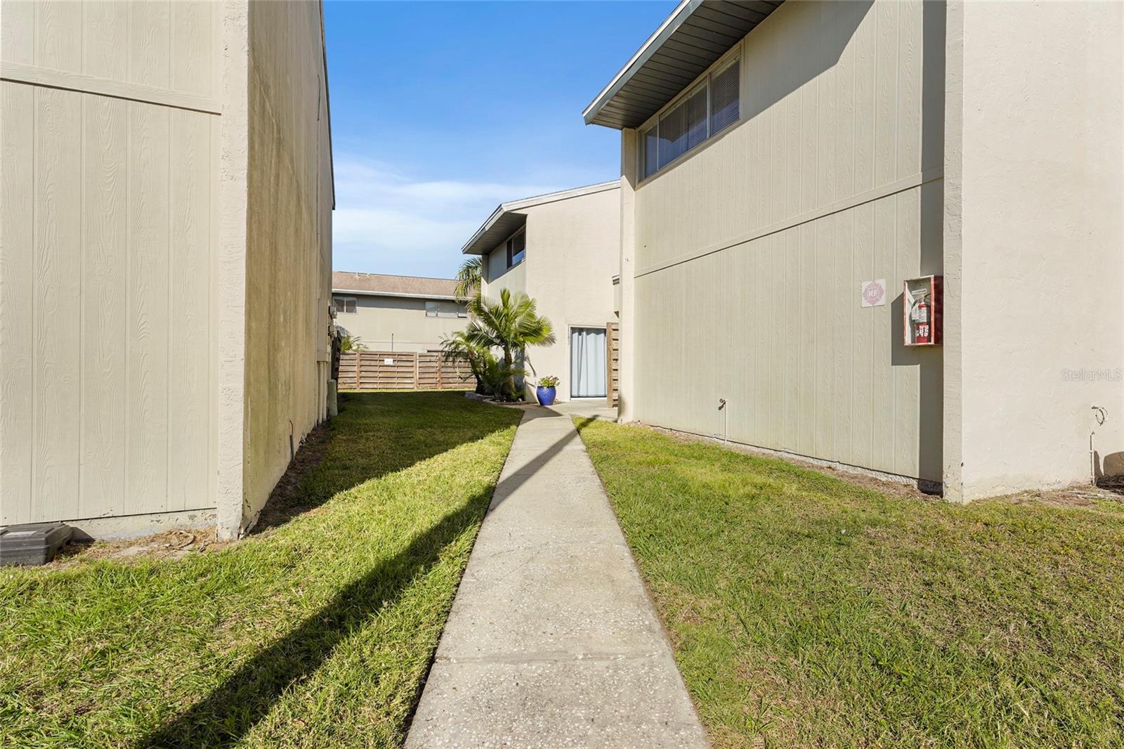 Image 17 of 52 For 1143 Longfellow Road