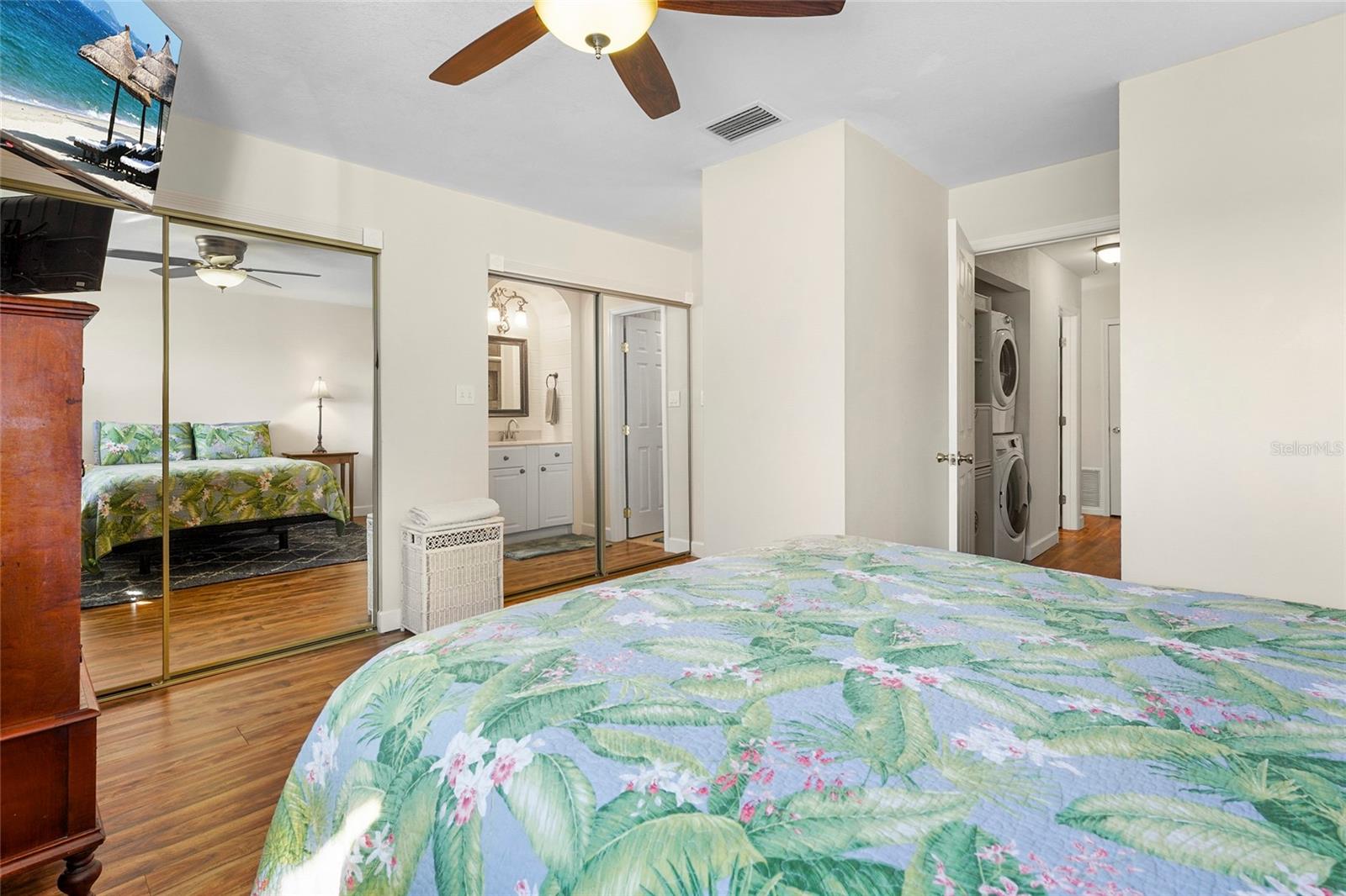 Image 32 of 52 For 1143 Longfellow Road