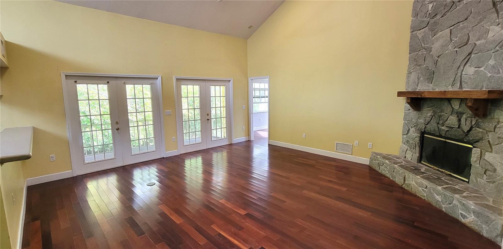 Image 4 of 27 For 4185 Shade Avenue