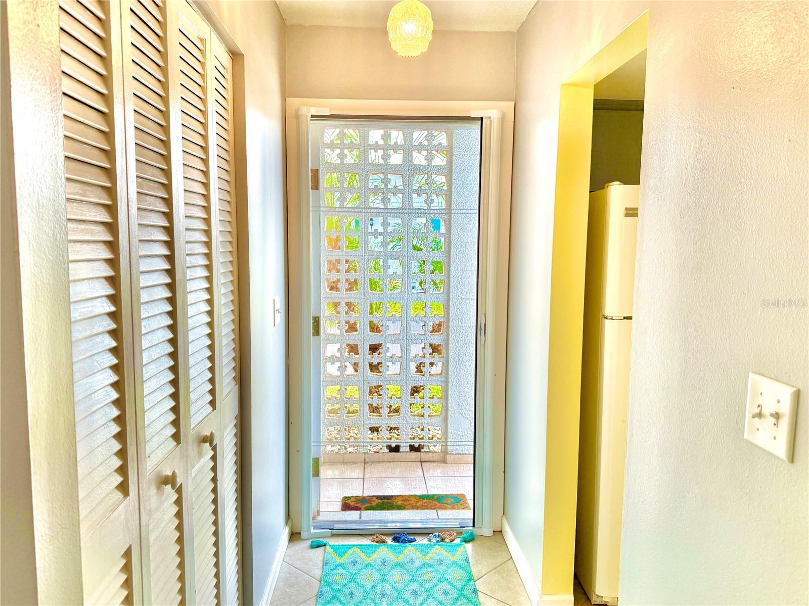 Image 10 of 18 For 6127 Coral Way