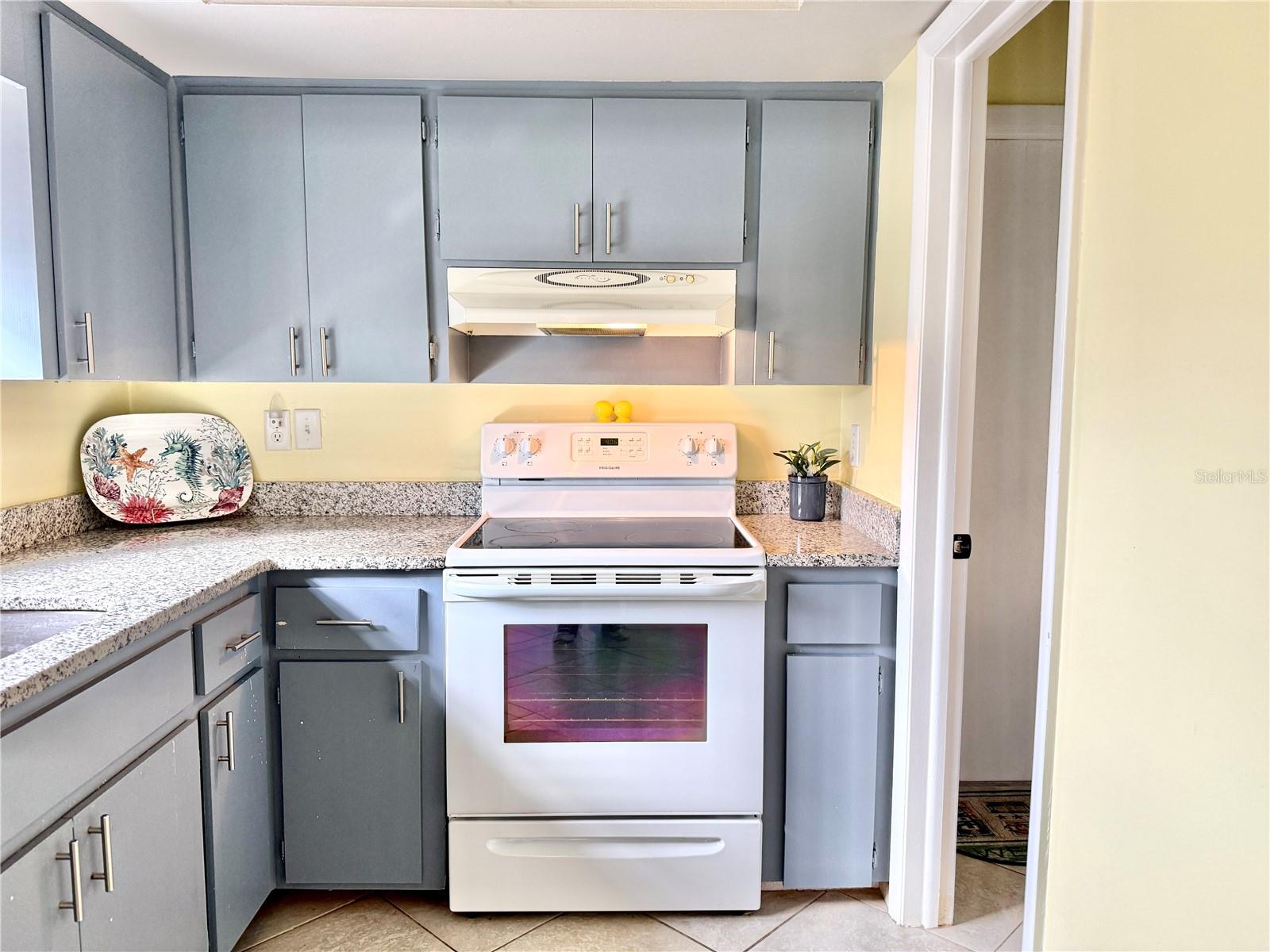 Image 4 of 18 For 6127 Coral Way