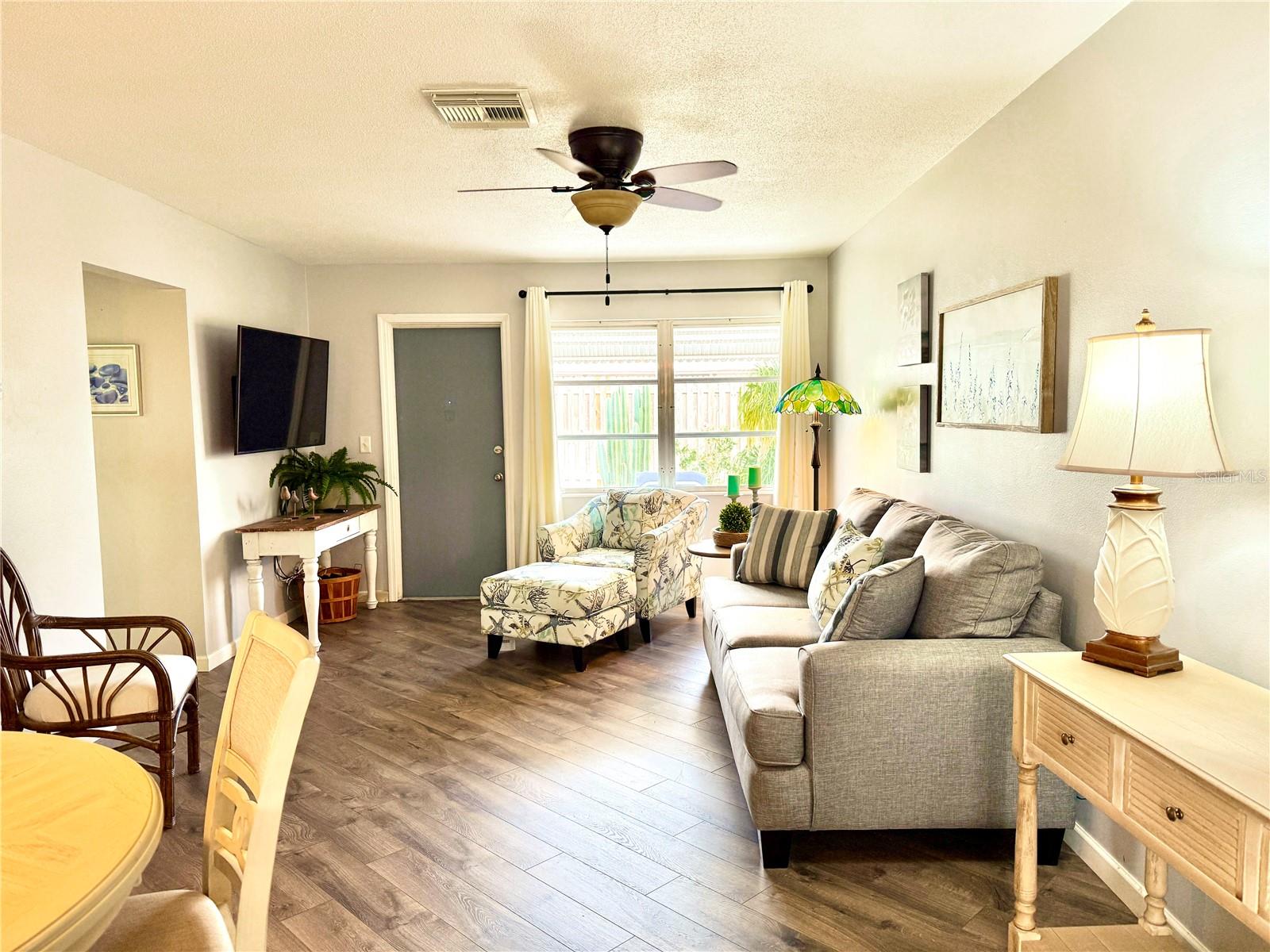 Image 6 of 18 For 6127 Coral Way