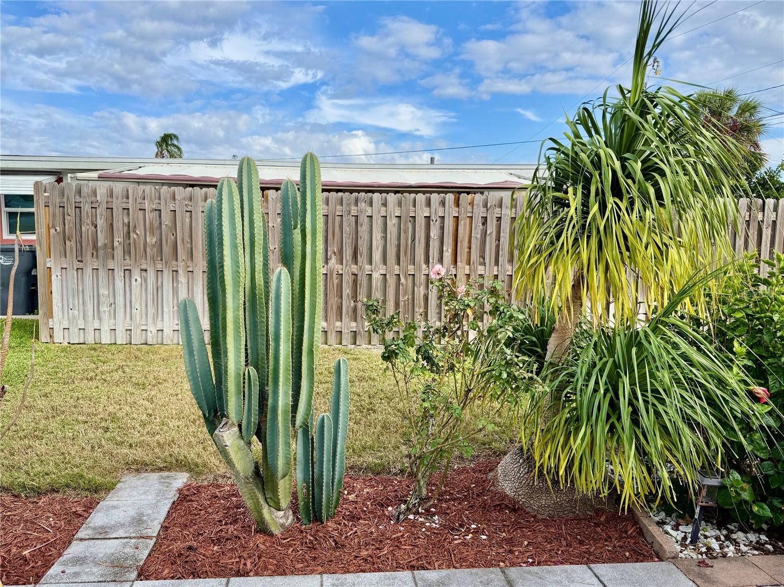 Image 8 of 18 For 6127 Coral Way