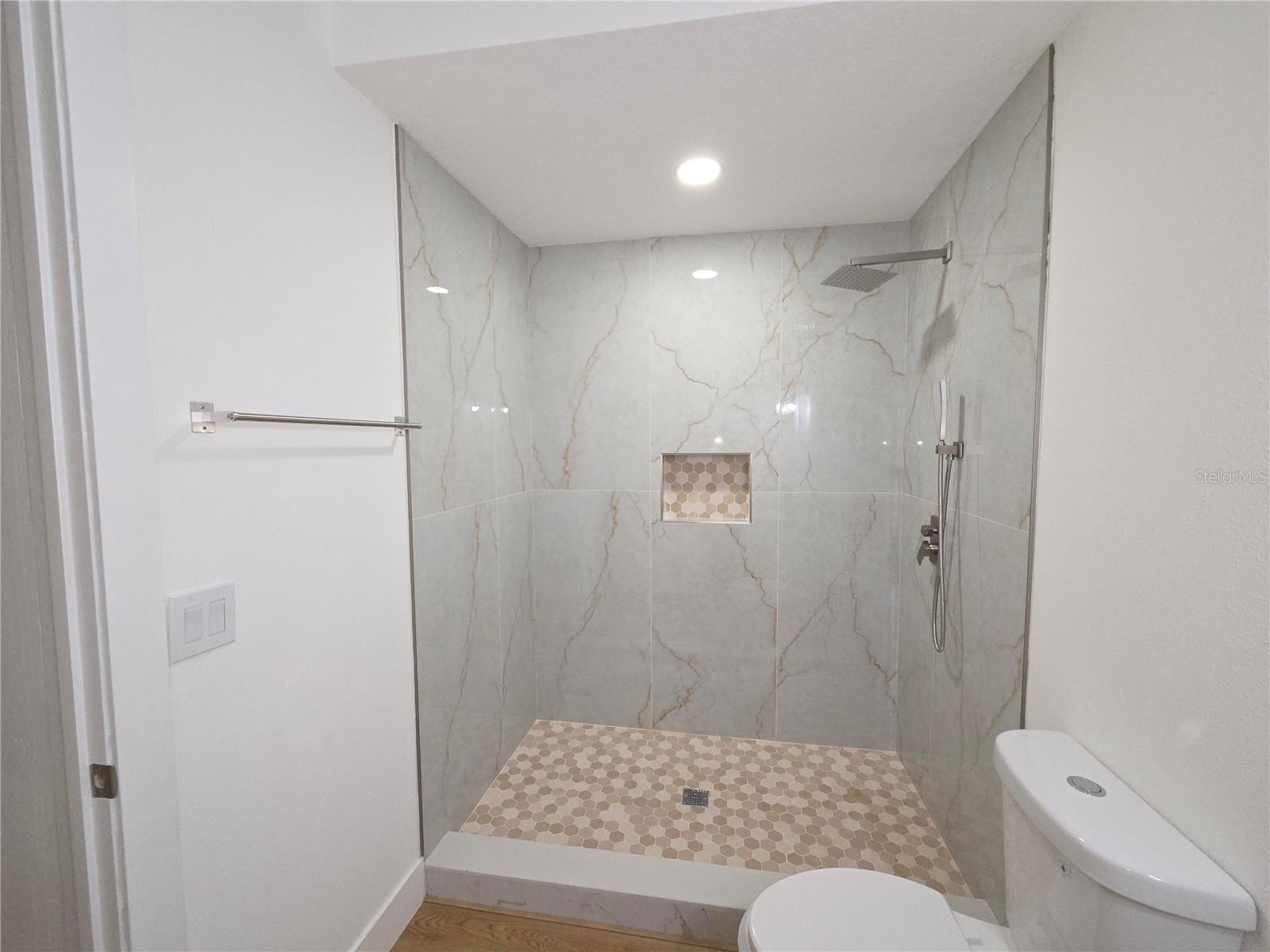 Image 17 of 28 For 2706 17th Avenue