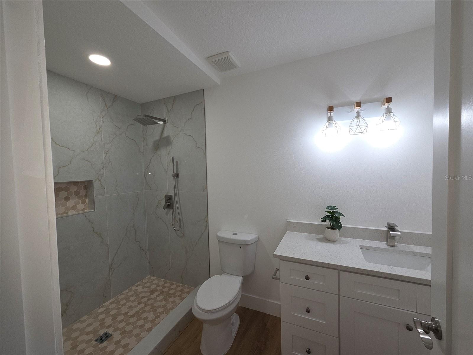 Image 18 of 28 For 2706 17th Avenue