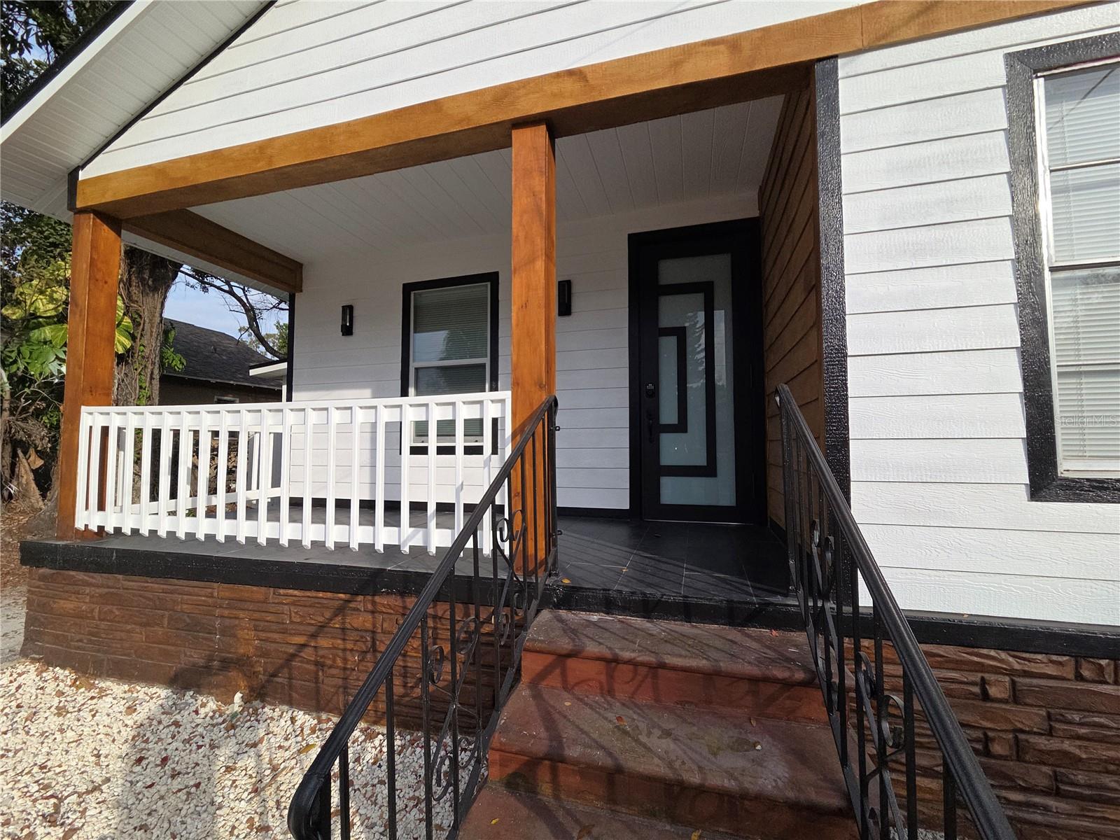 Image 2 of 28 For 2706 17th Avenue