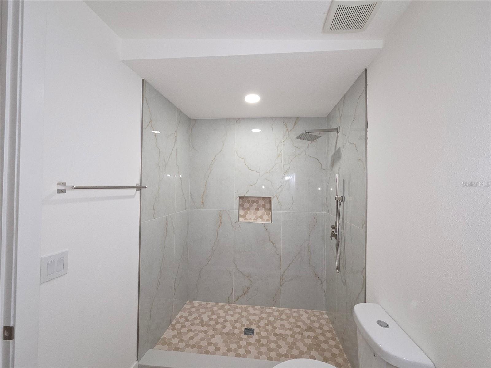 Image 20 of 28 For 2706 17th Avenue