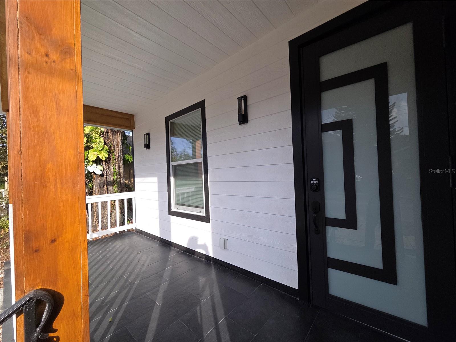 Image 4 of 28 For 2706 17th Avenue