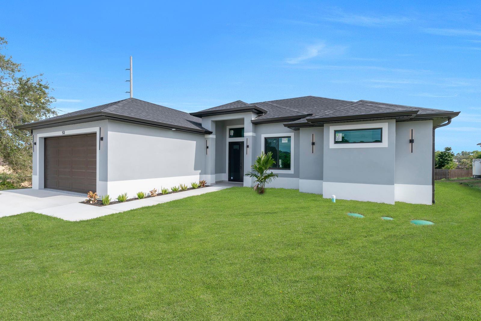 Image 4 of 37 For 53 Susan Avenue S