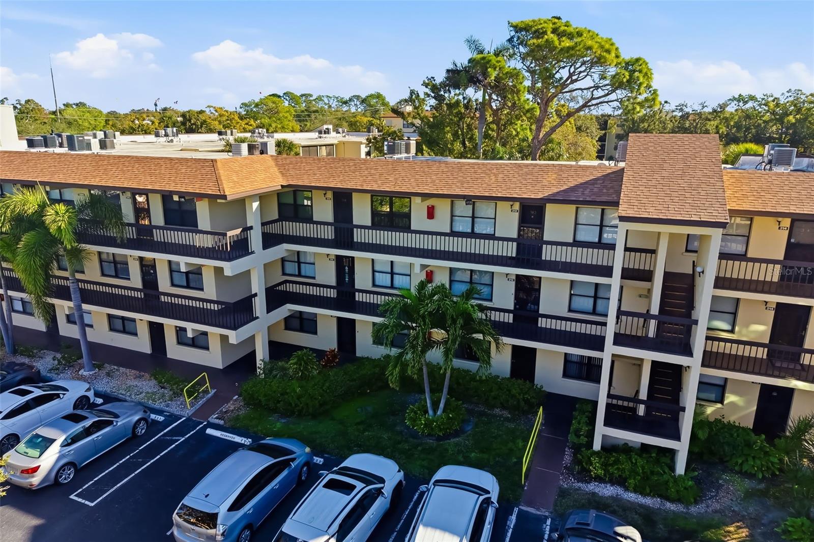 Image 26 of 55 For 425 30th Avenue W C112