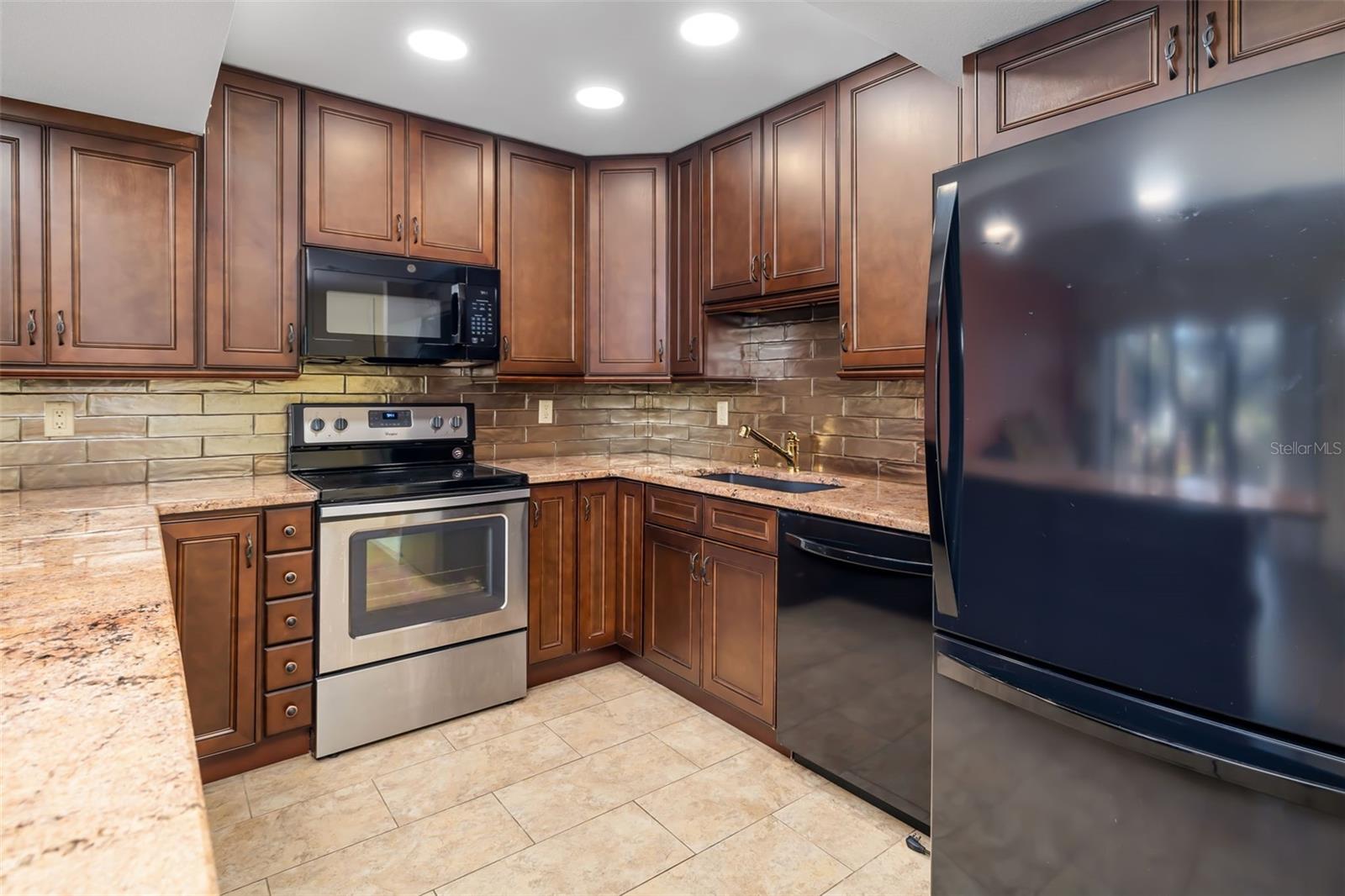 Image 3 of 55 For 425 30th Avenue W C112