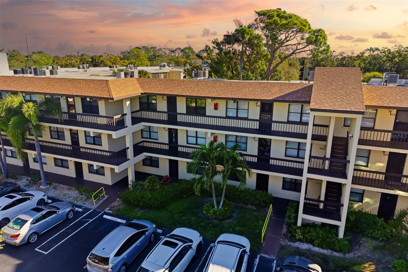 Image 51 of 55 For 425 30th Avenue W C112