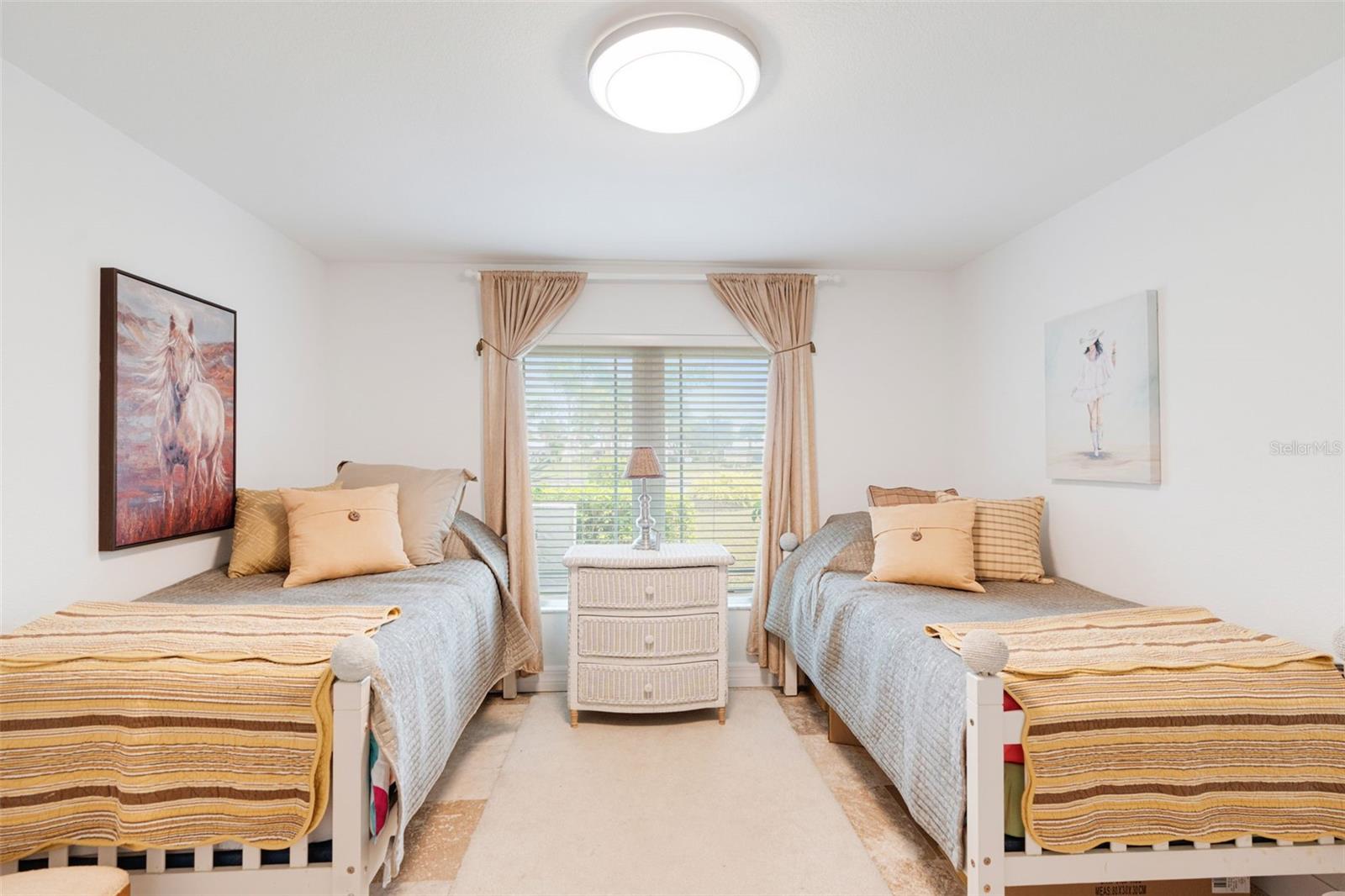 Image 14 of 52 For 402 Devonshire Lane