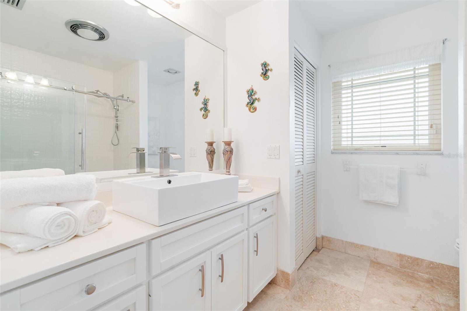 Image 15 of 52 For 402 Devonshire Lane