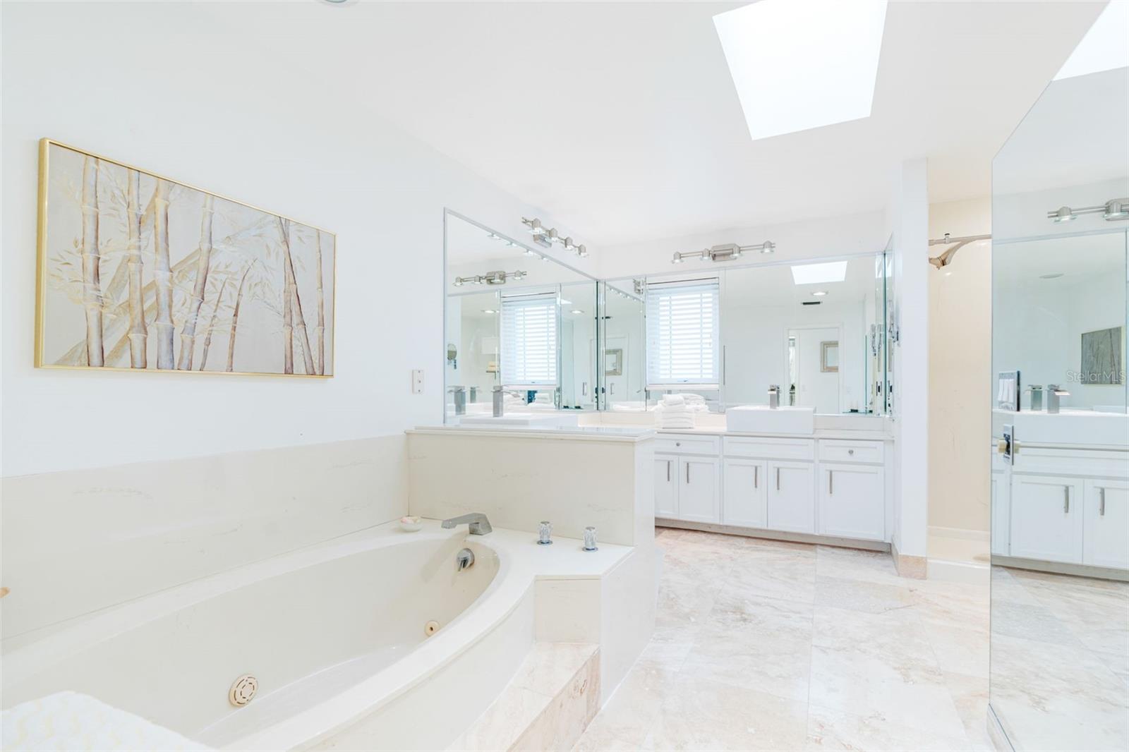 Image 22 of 52 For 402 Devonshire Lane