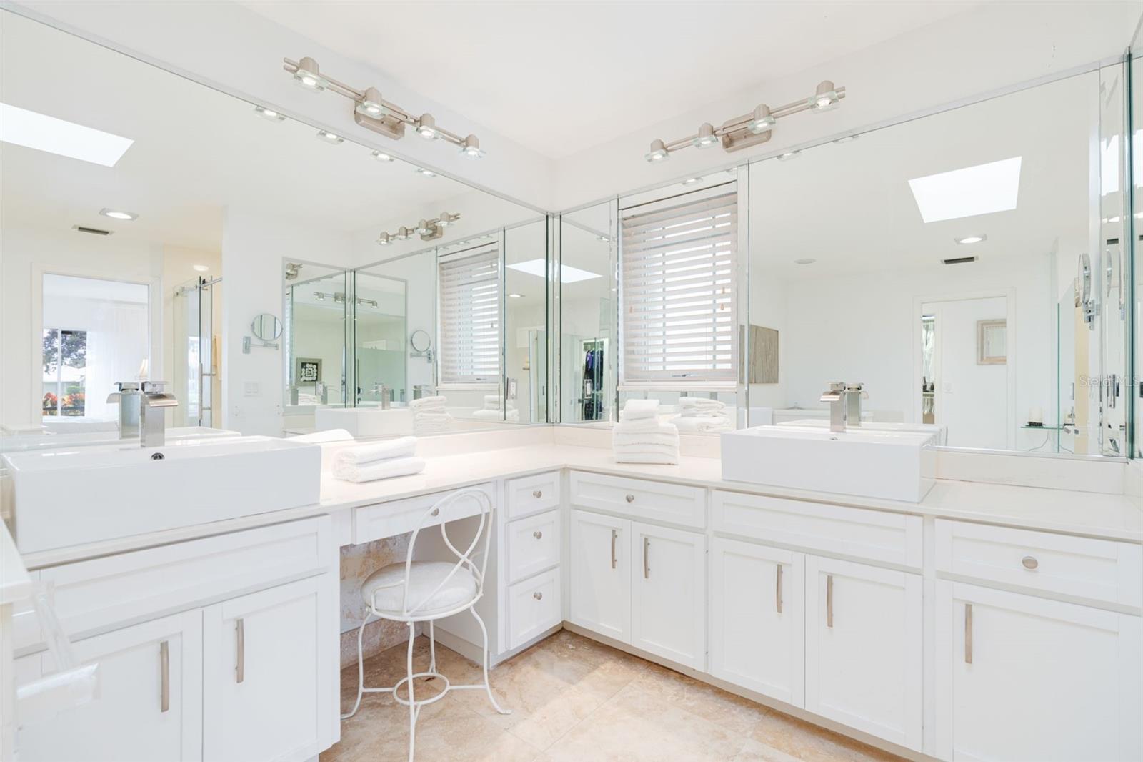 Image 23 of 52 For 402 Devonshire Lane