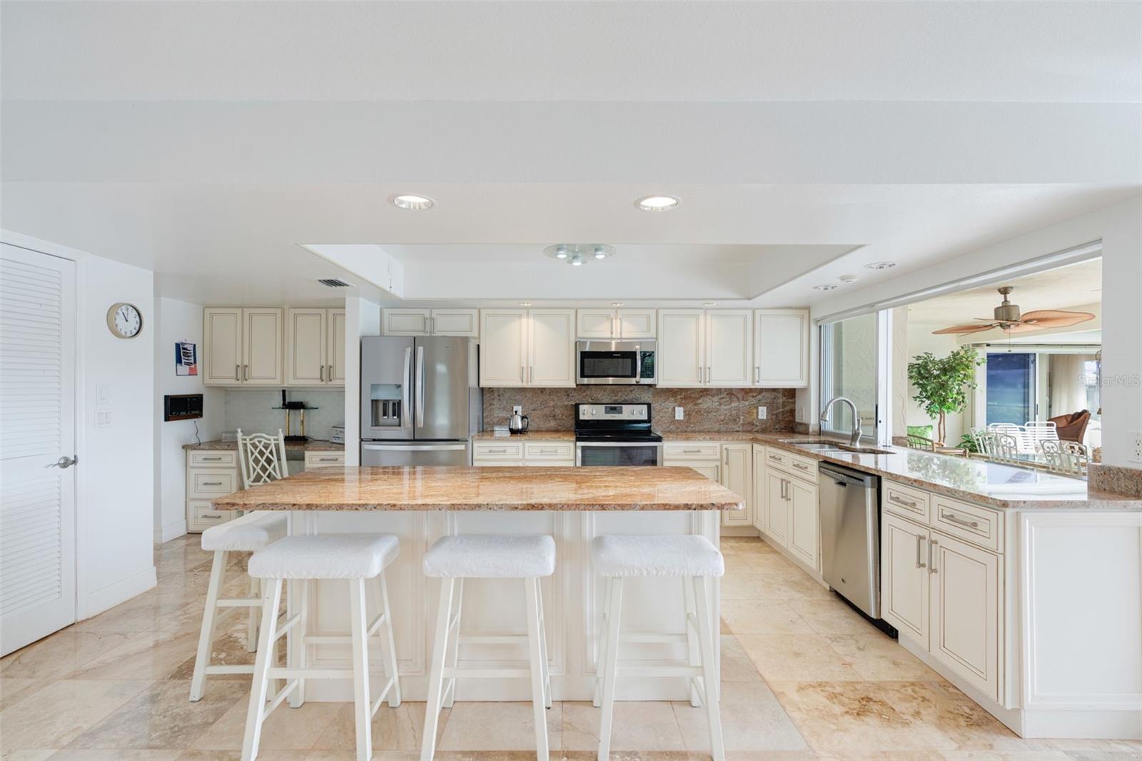 Image 29 of 52 For 402 Devonshire Lane