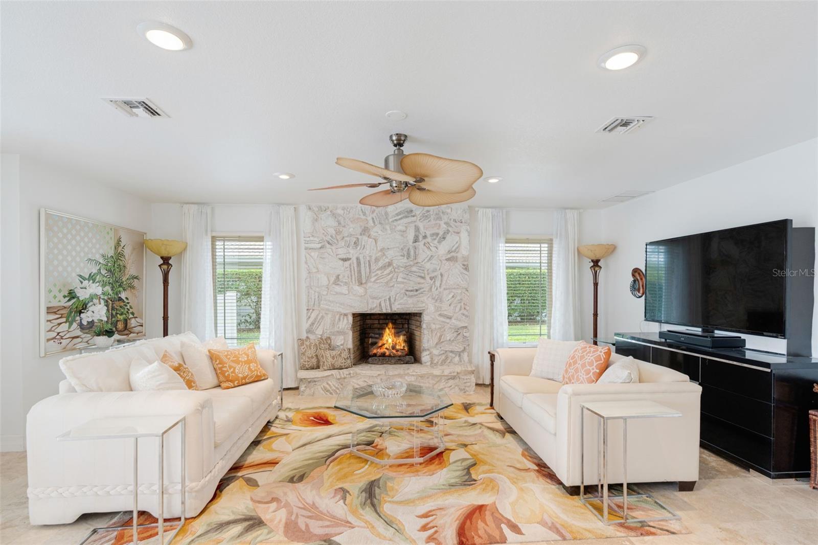 Image 32 of 52 For 402 Devonshire Lane